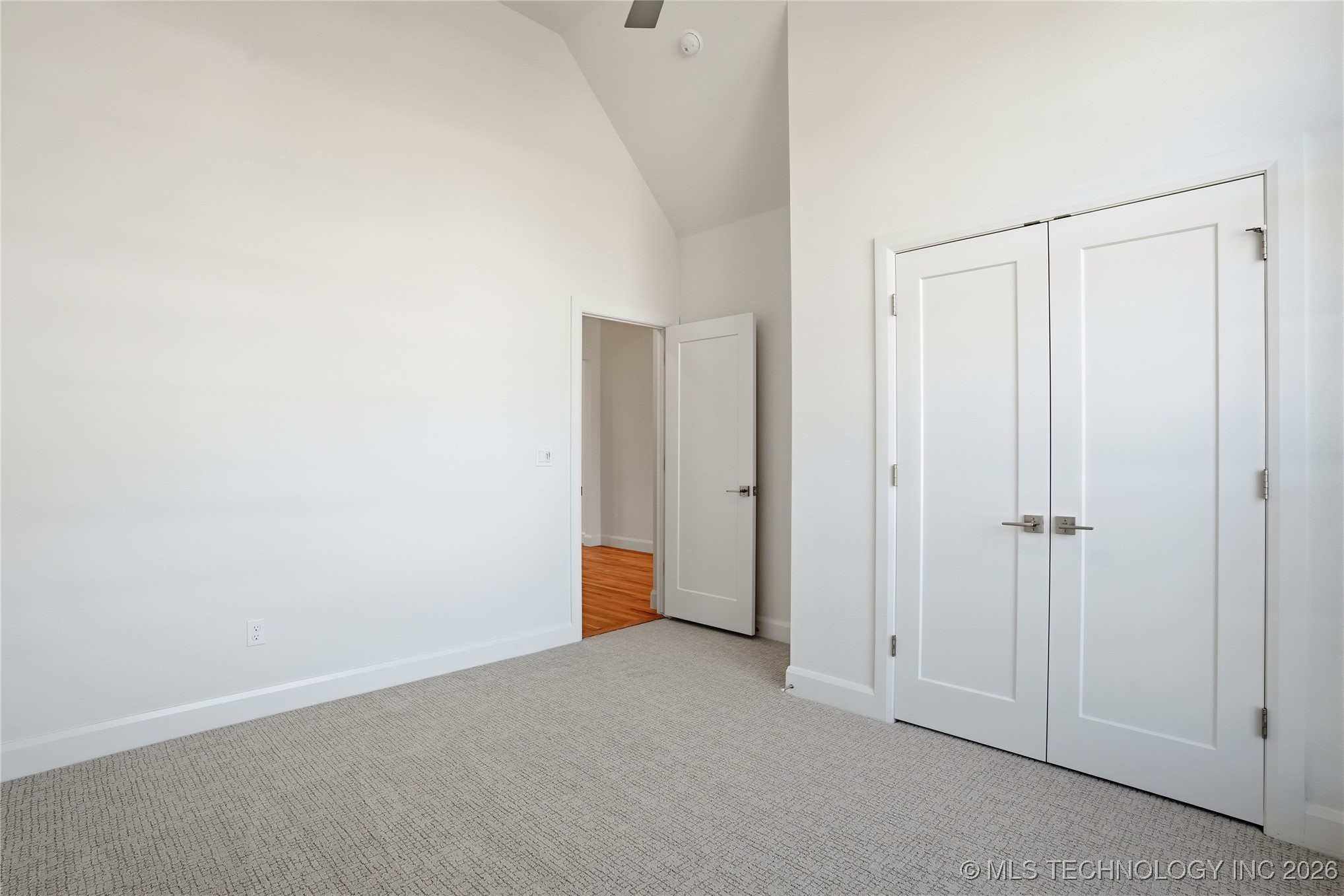 2118 E 138 Street Property Photo 10