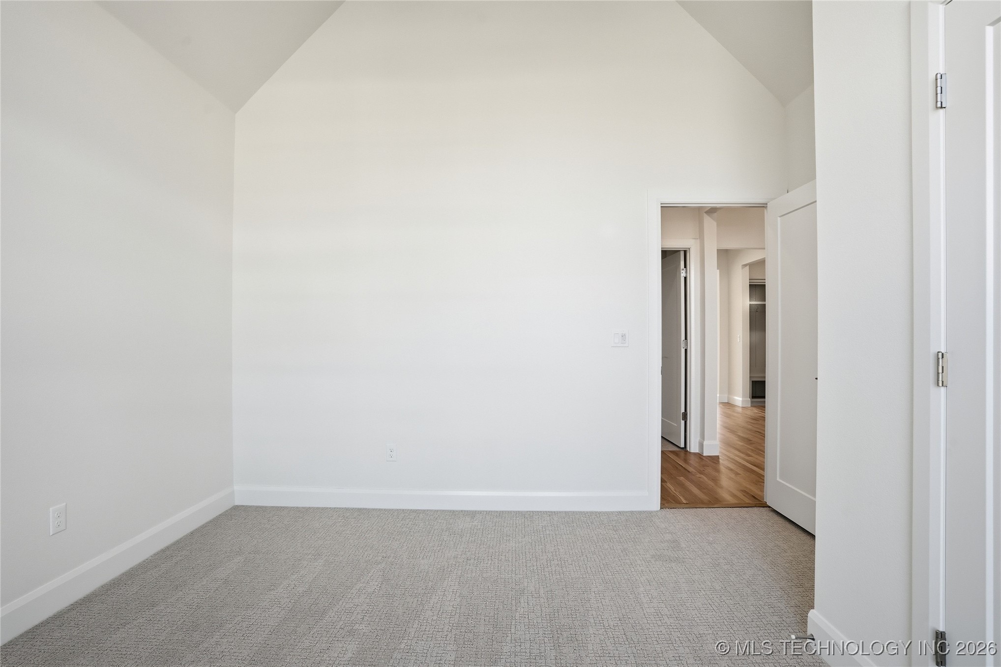 2118 E 138 Street Property Photo 11