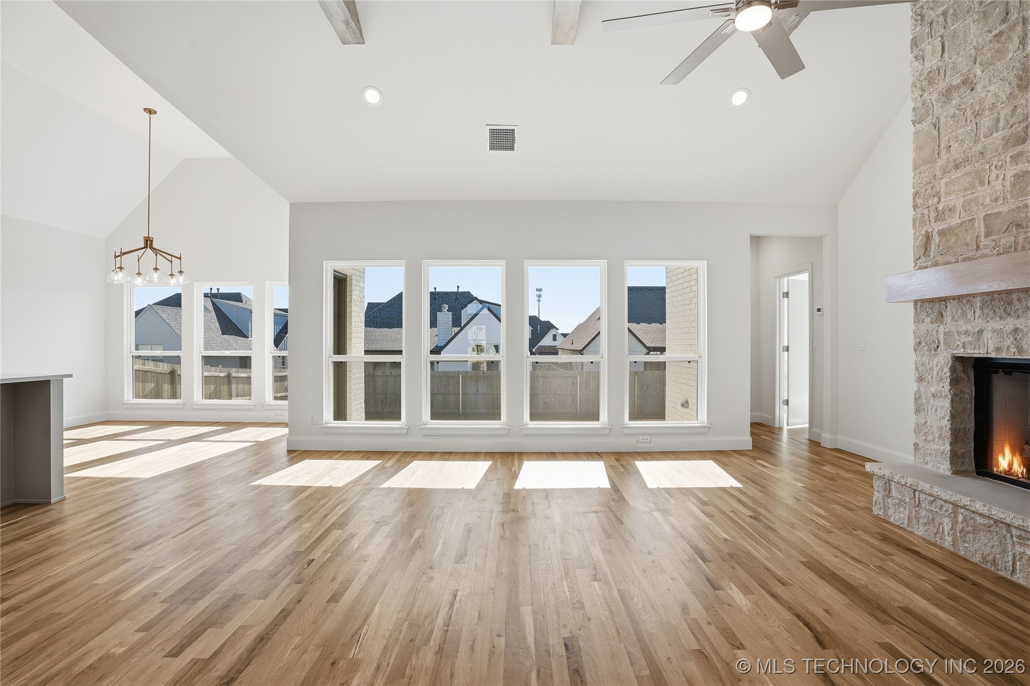 2118 E 138 Street Property Photo 14