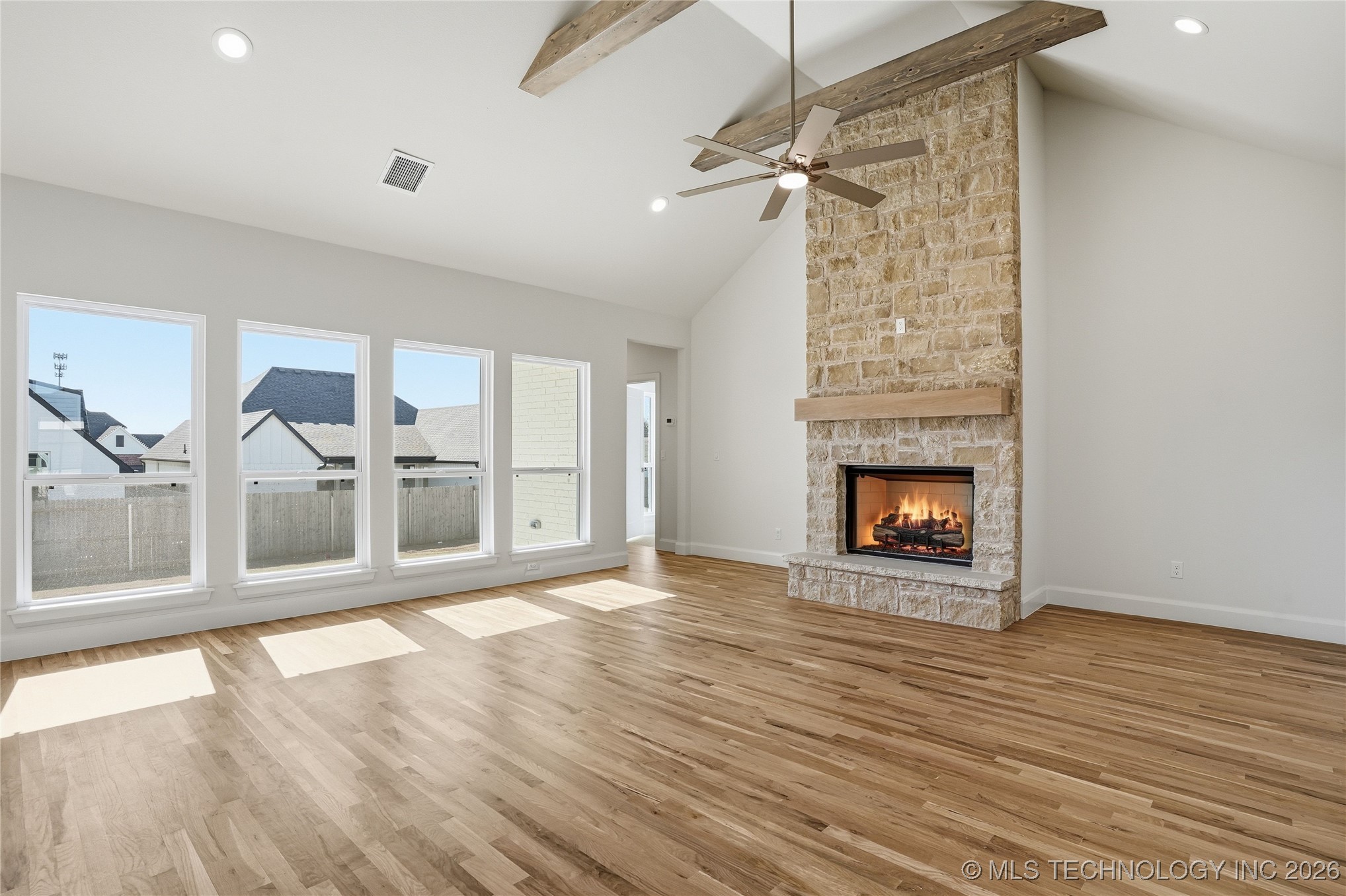 2118 E 138 Street Property Photo 17