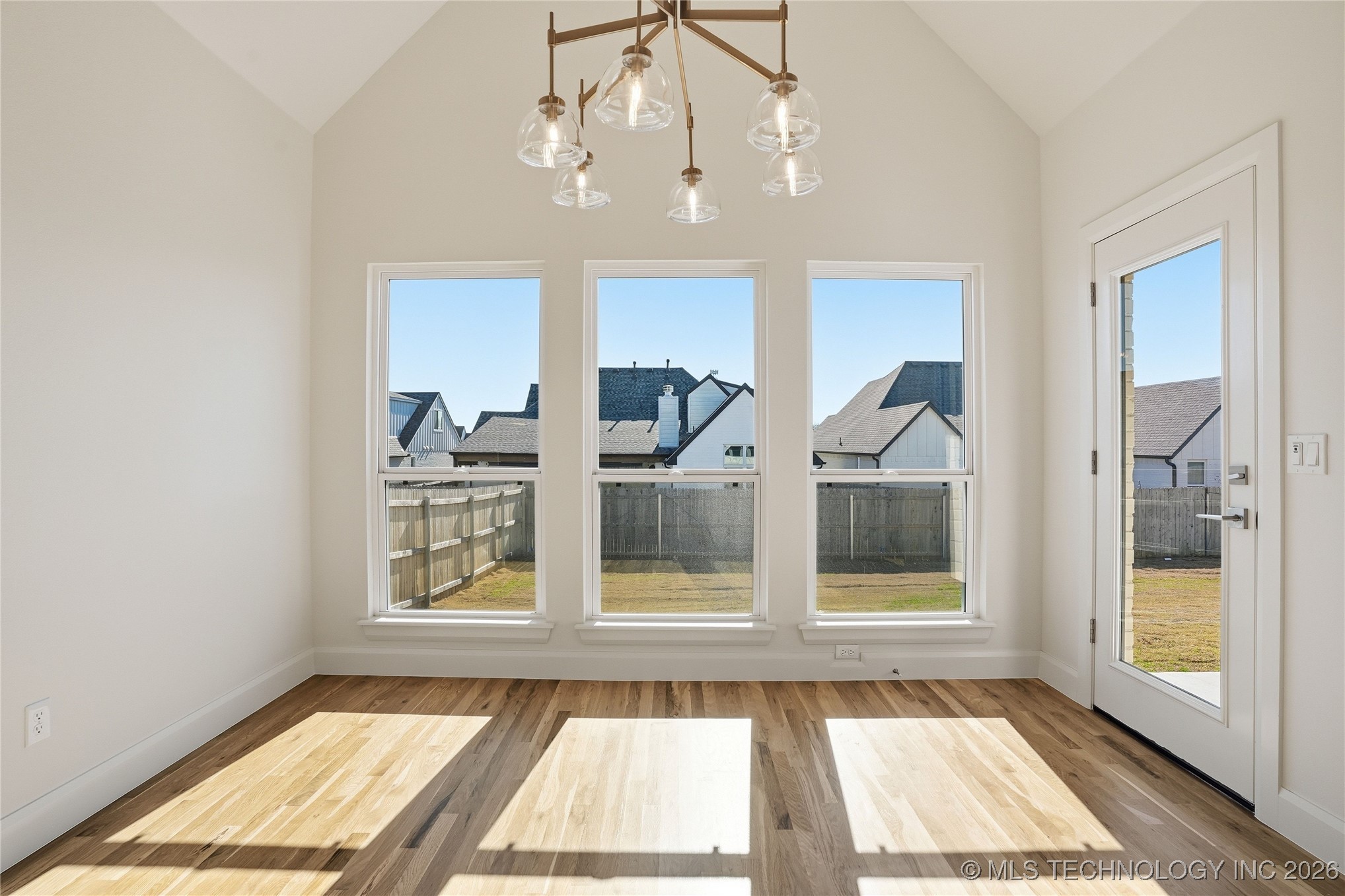 2118 E 138 Street Property Photo 25