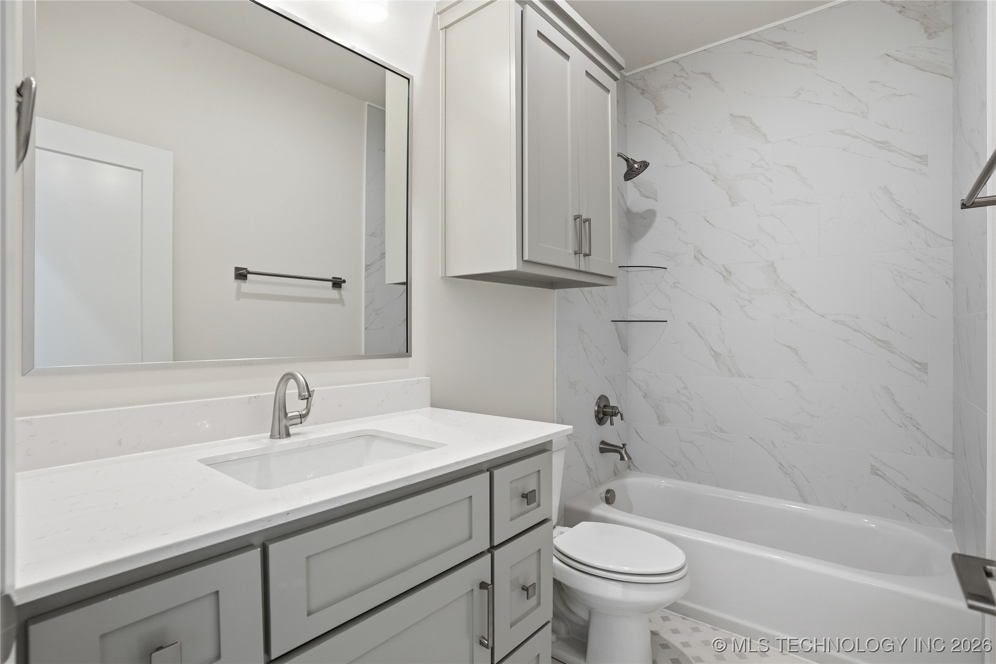 2118 E 138 Street Property Photo 27