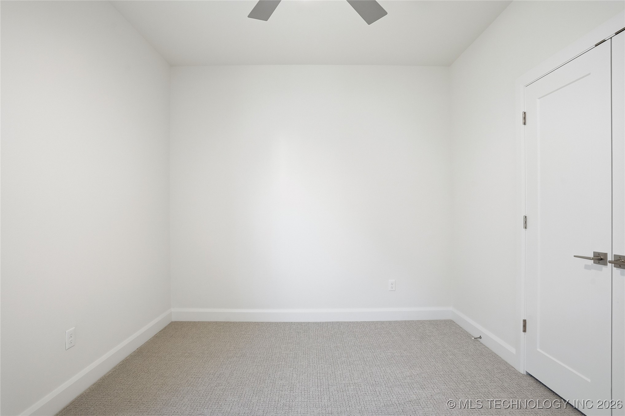 2118 E 138 Street Property Photo 29