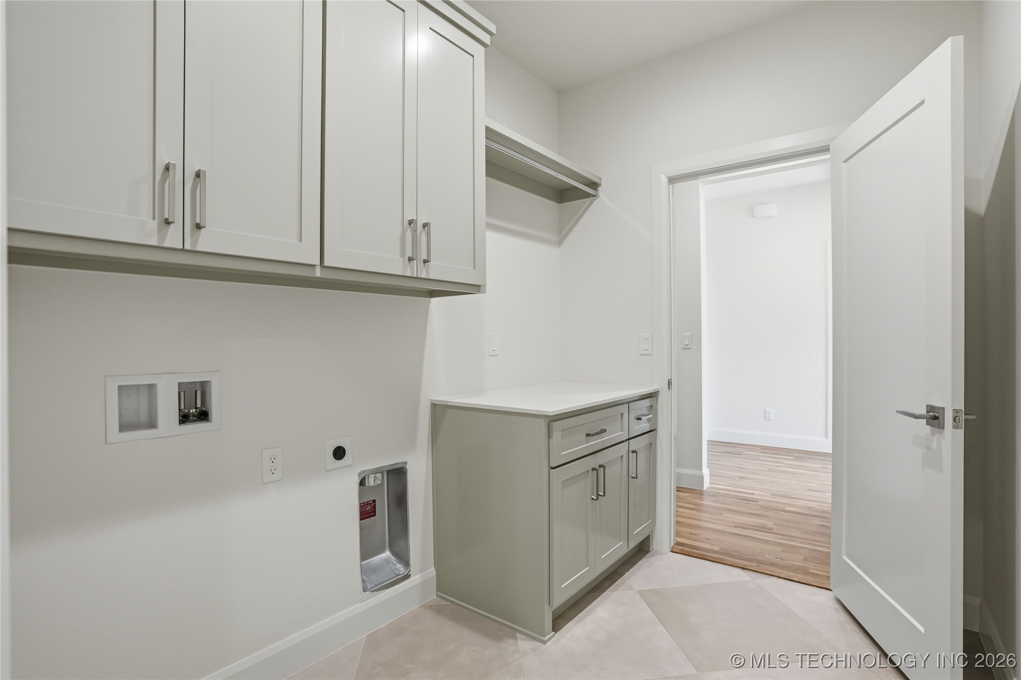 2118 E 138 Street Property Photo 33