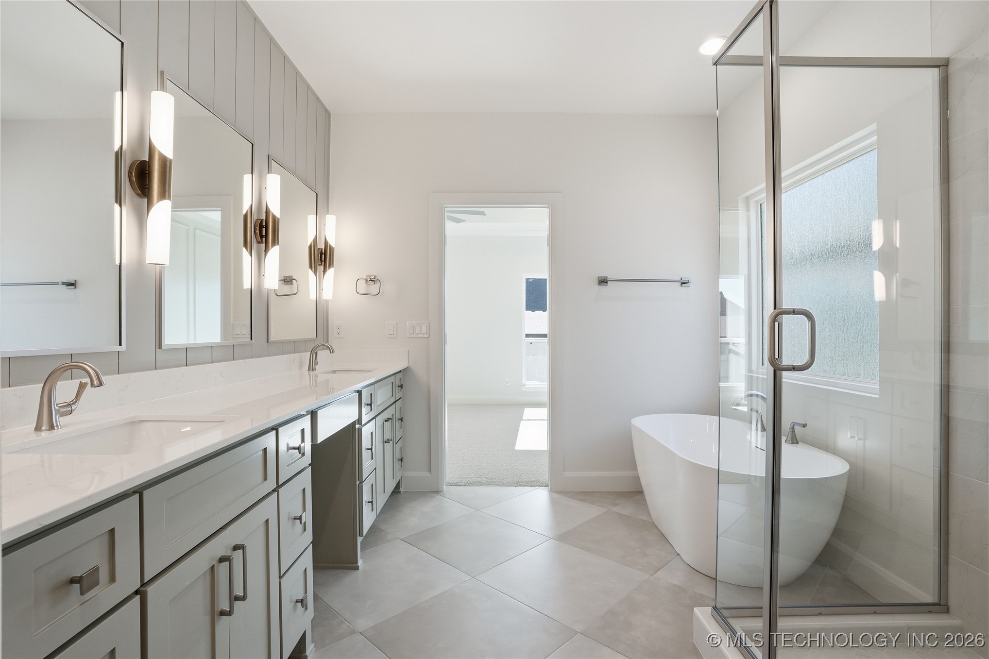 2118 E 138 Street Property Photo 36