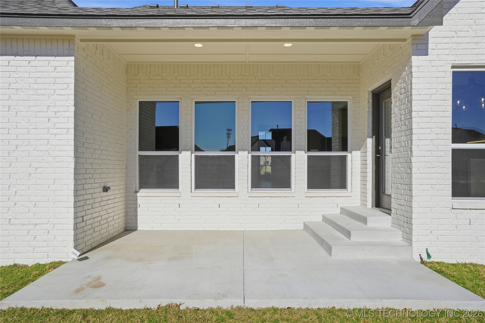 2118 E 138 Street Property Photo 47