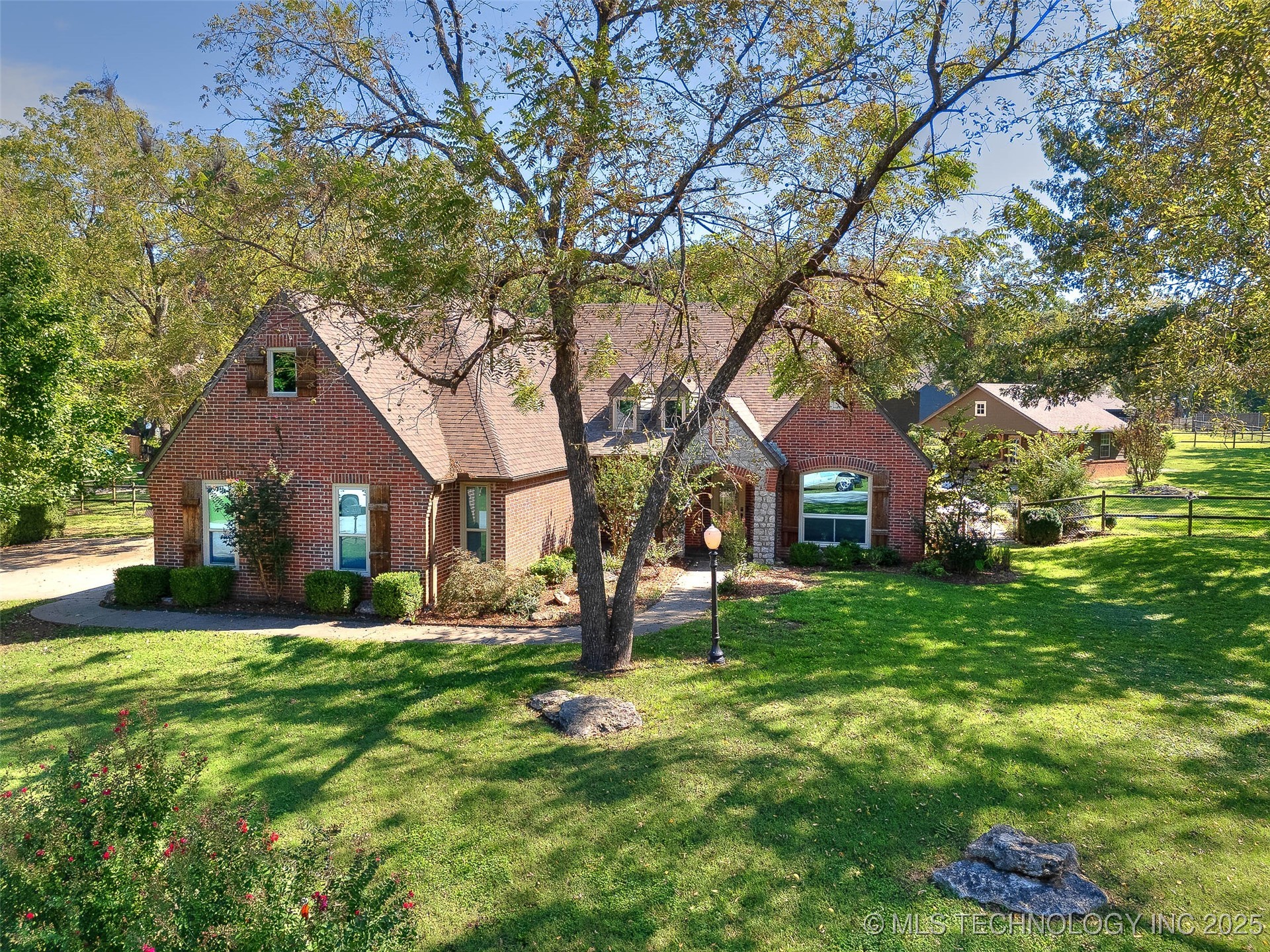 7397 N 201st Avenue E Property Photo 1