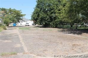 803 E Delaware Avenue Property Photo 1
