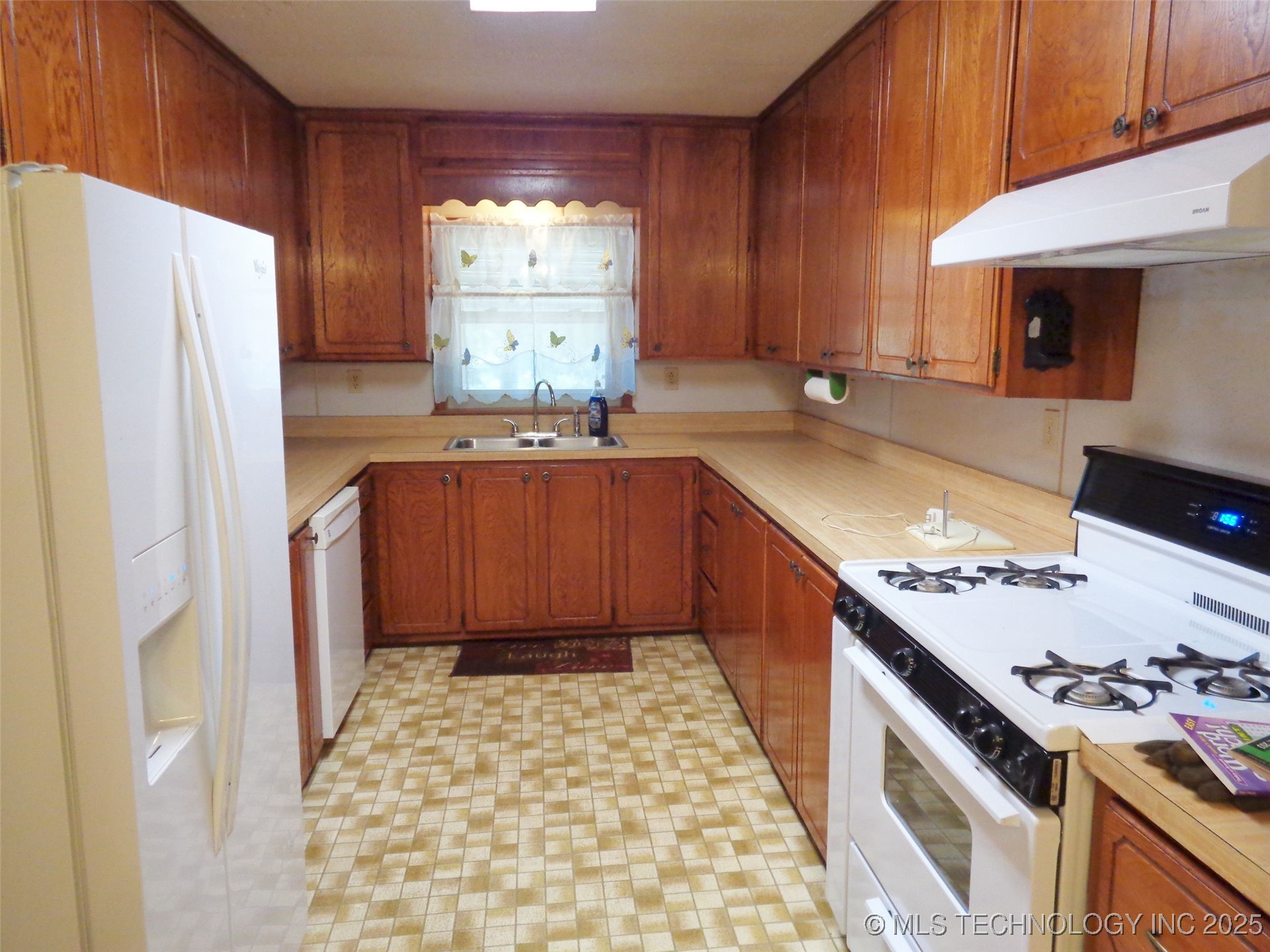 211 Oak Avenue Property Photo 10