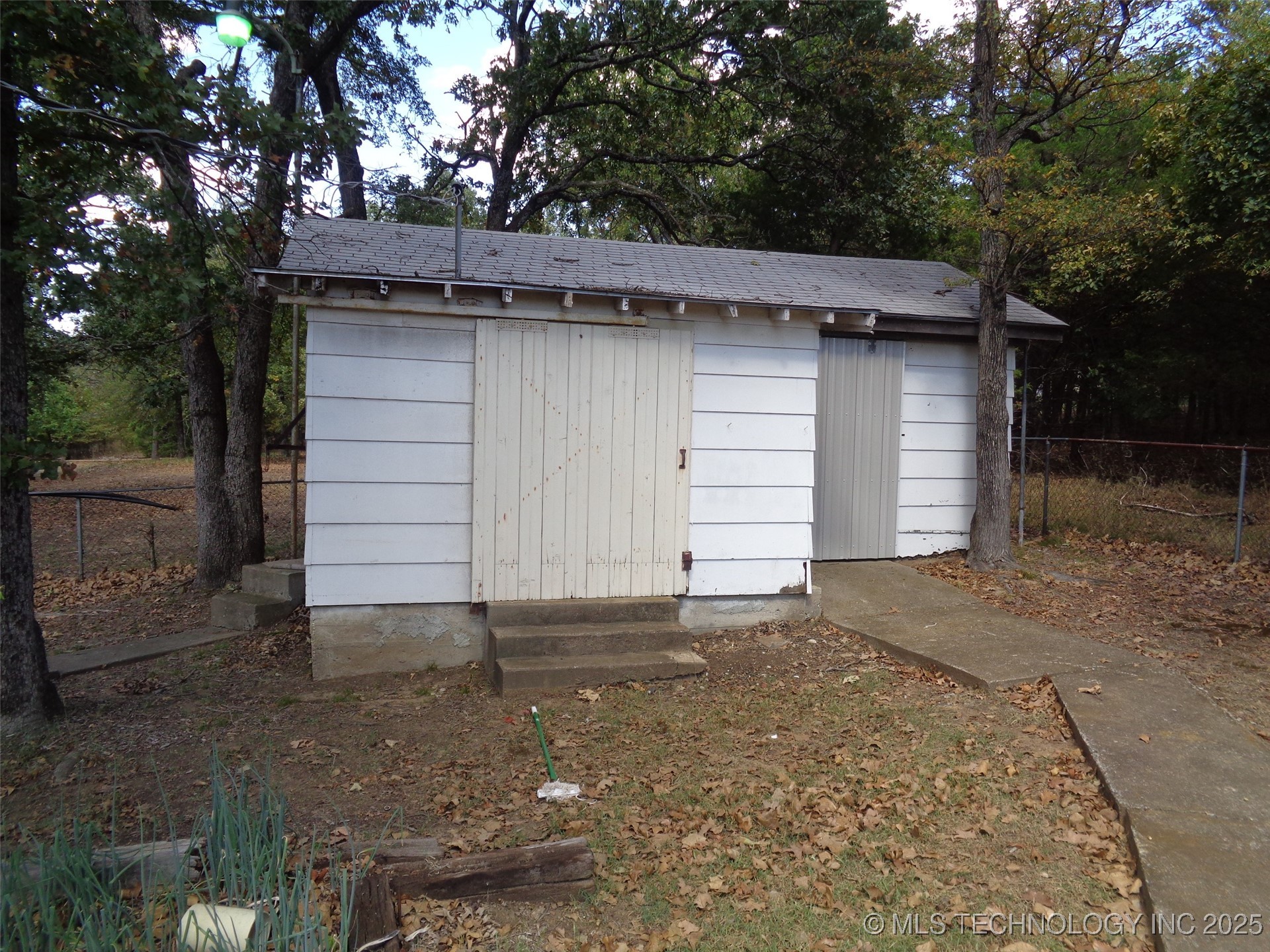 211 Oak Avenue Property Photo 23