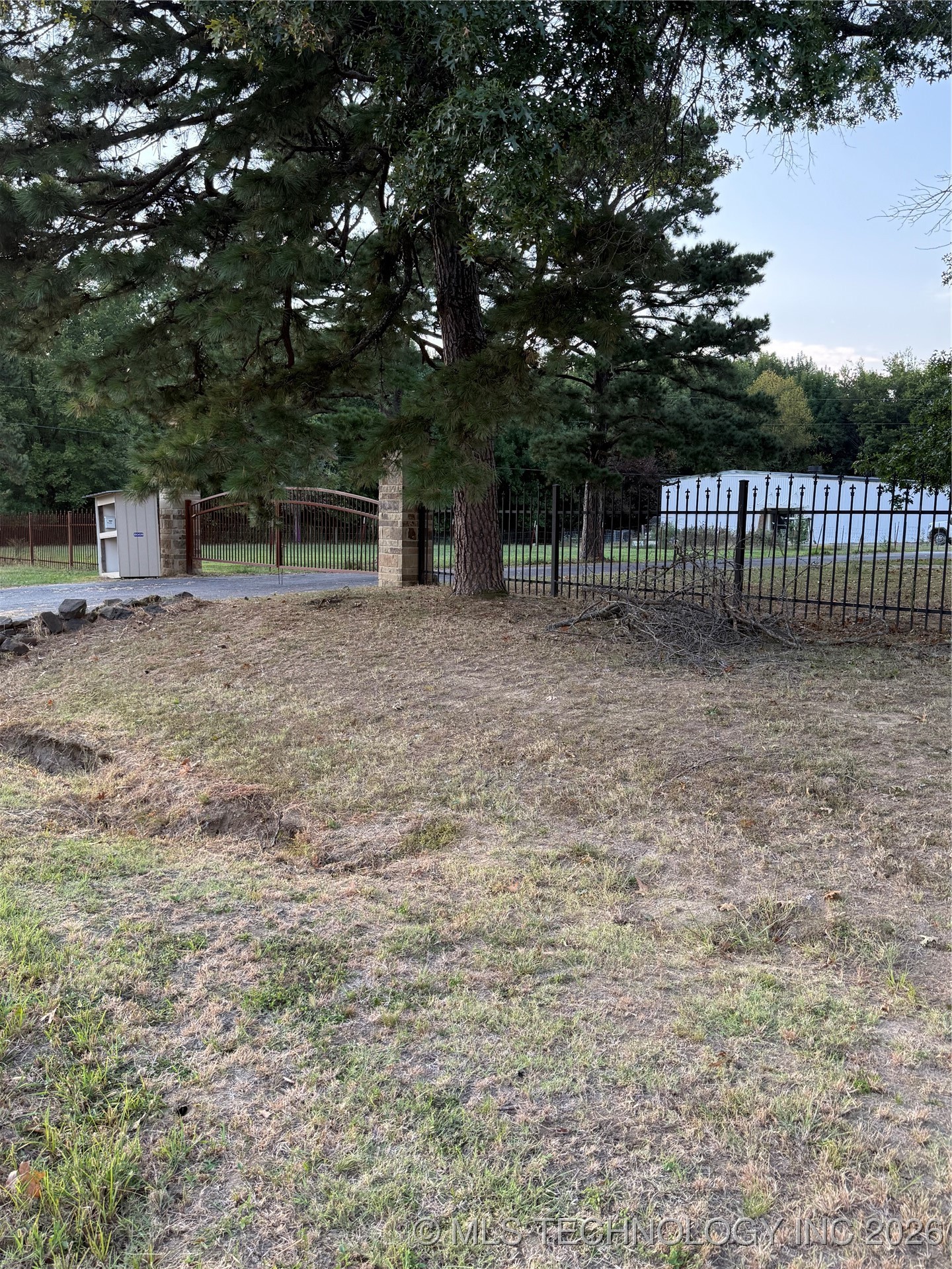 3340 E Smith Ferry Property Photo 5