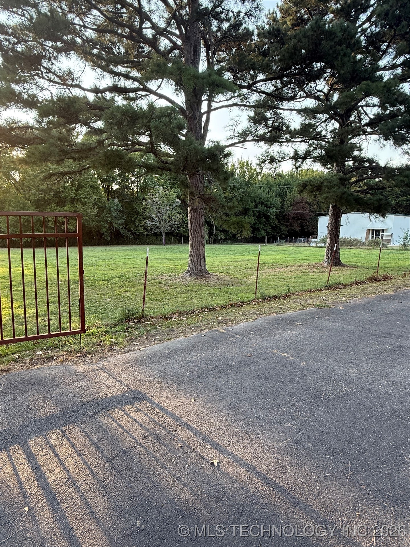 3340 E Smith Ferry Property Photo 6