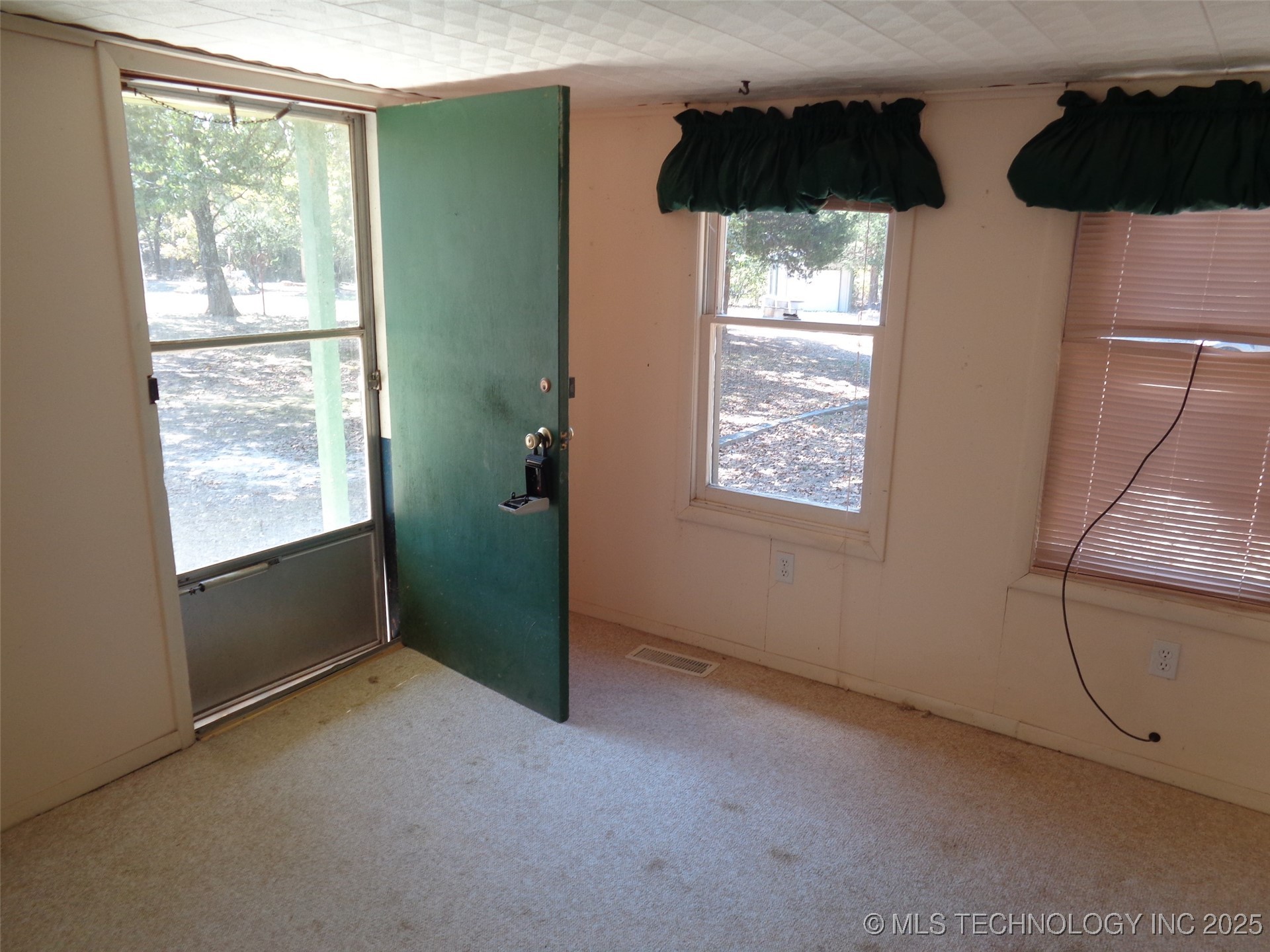 203 Oak Avenue Property Photo 8