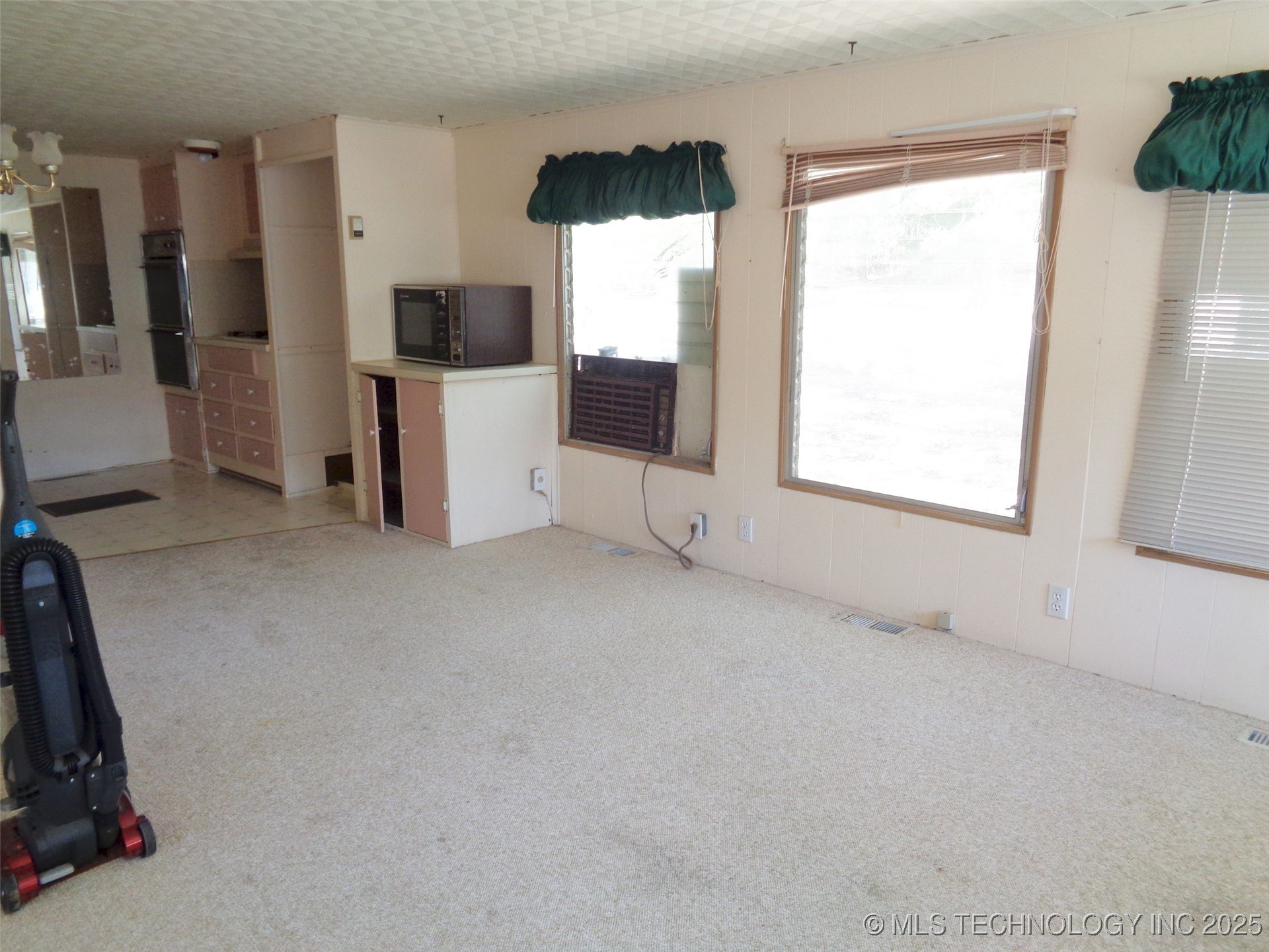 203 Oak Avenue Property Photo 9