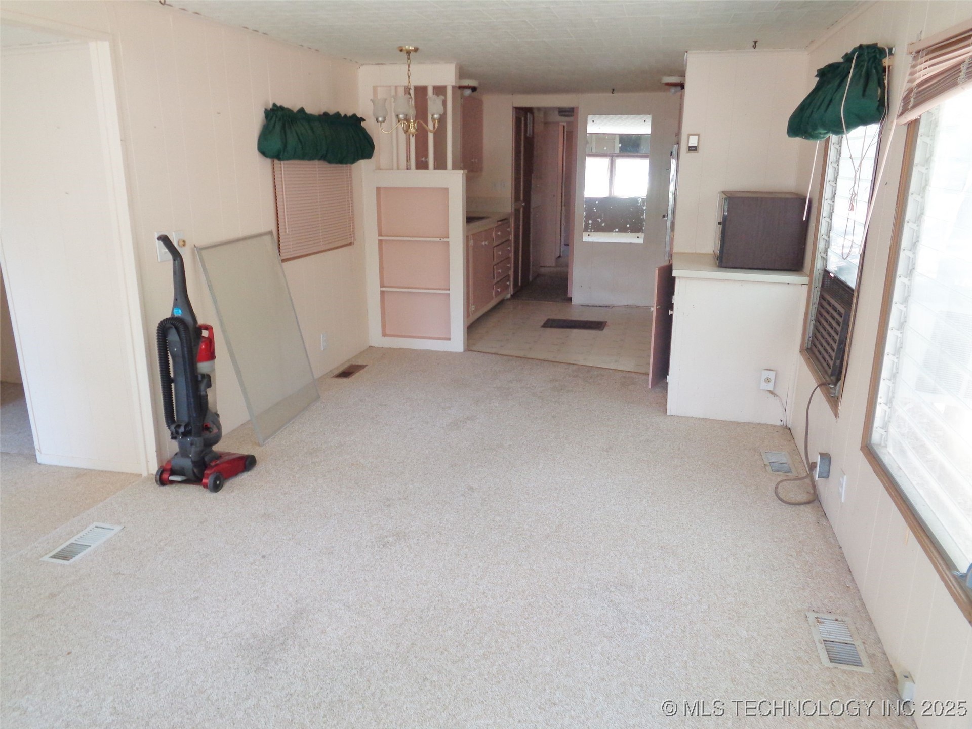 203 Oak Avenue Property Photo 10