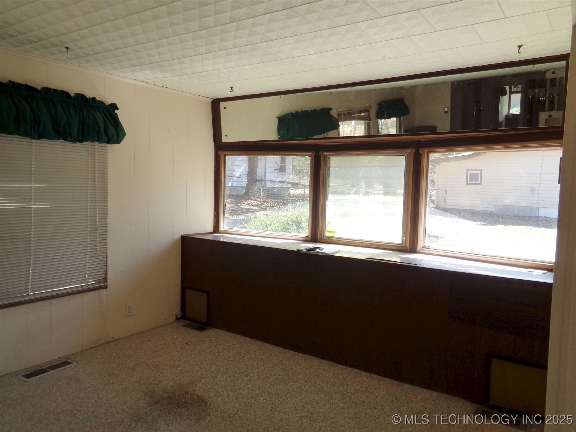 203 Oak Avenue Property Photo 11