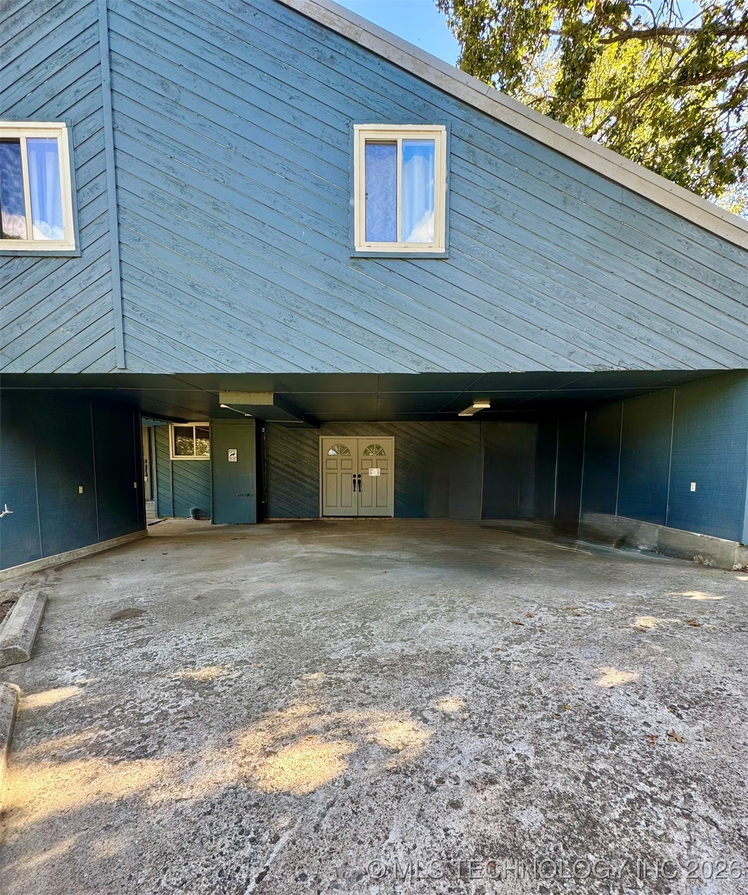 1048 Robin Hood Road Property Photo 5