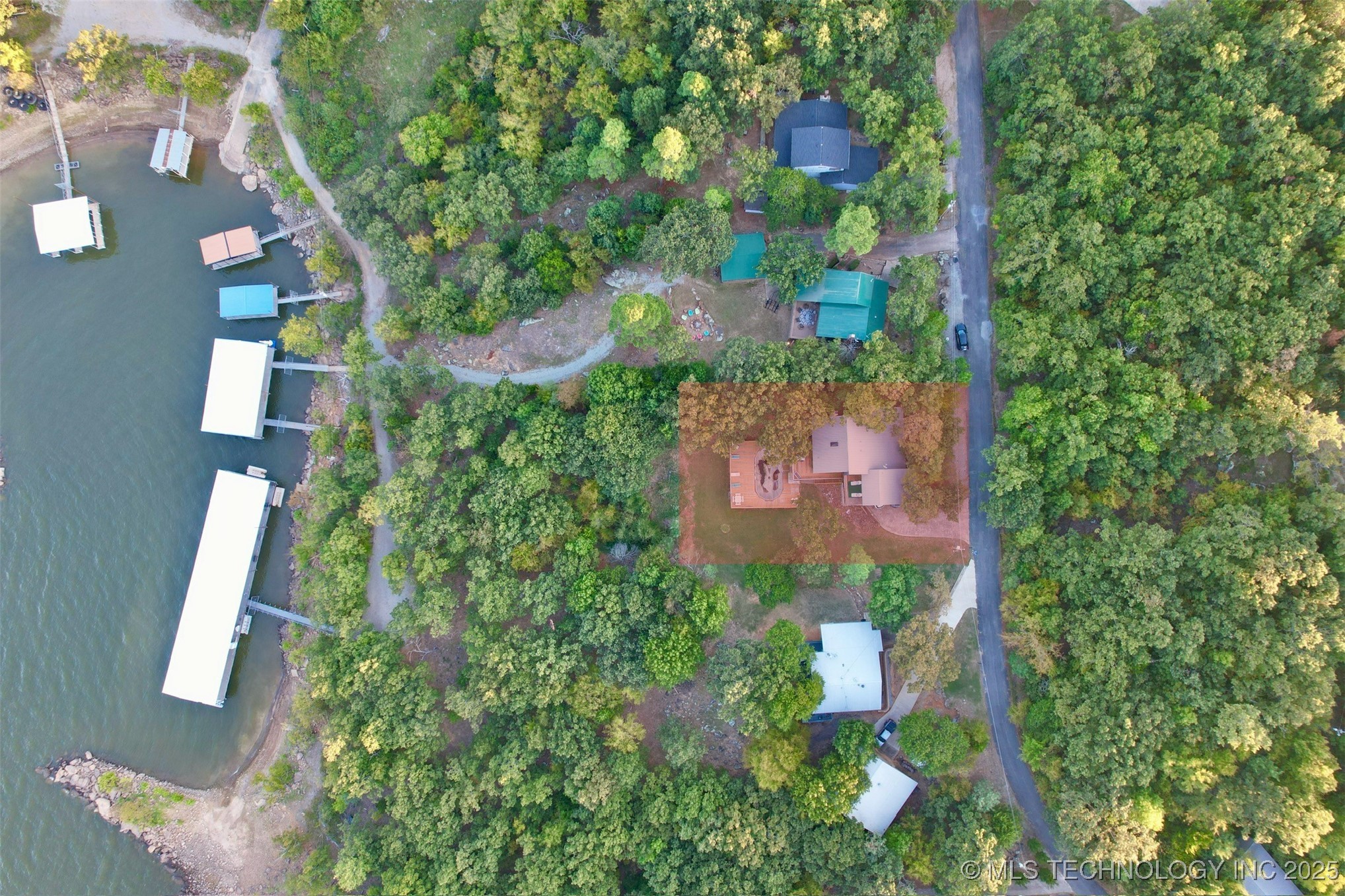 1048 Robin Hood Road Property Photo 7