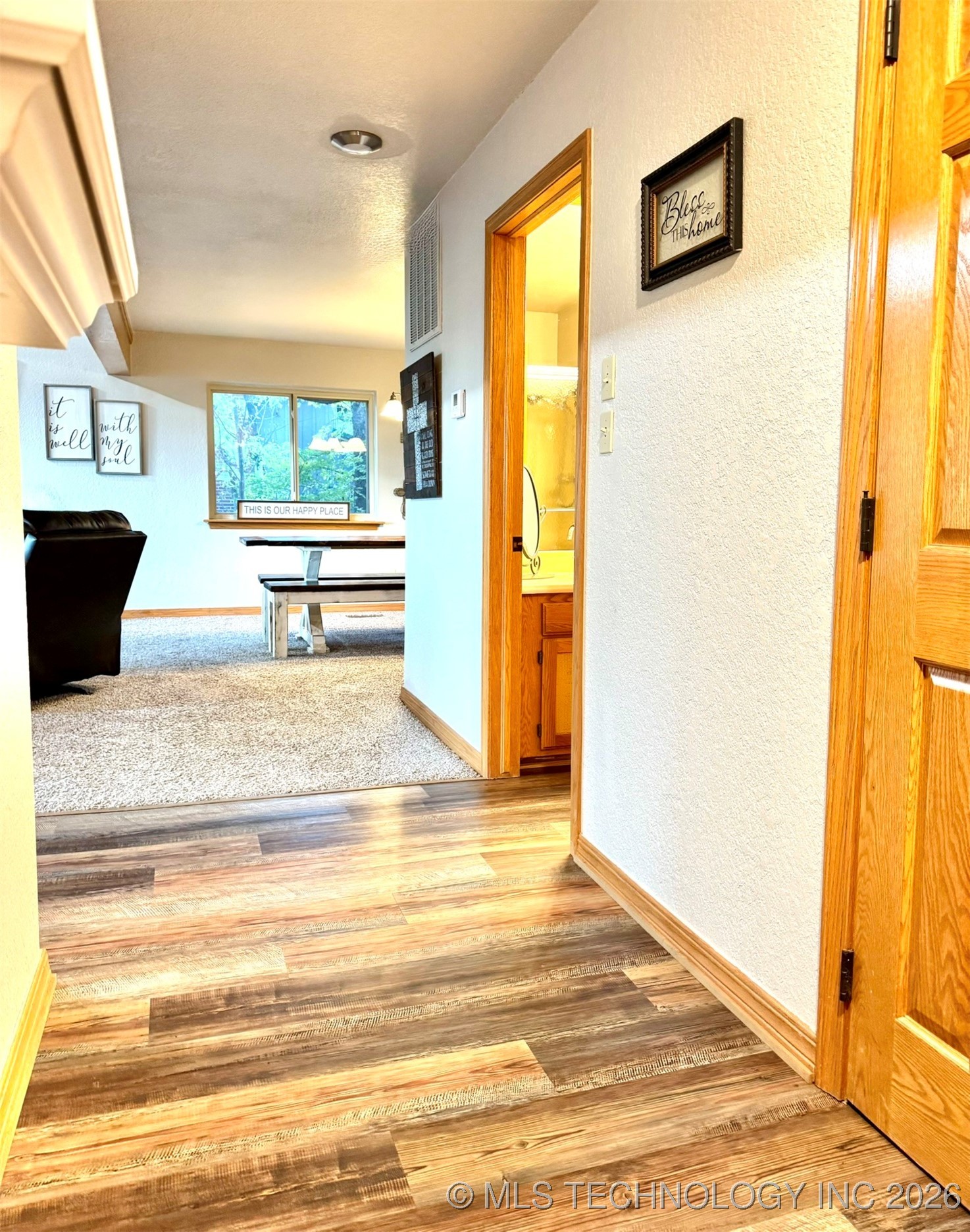 1048 Robin Hood Road Property Photo 9