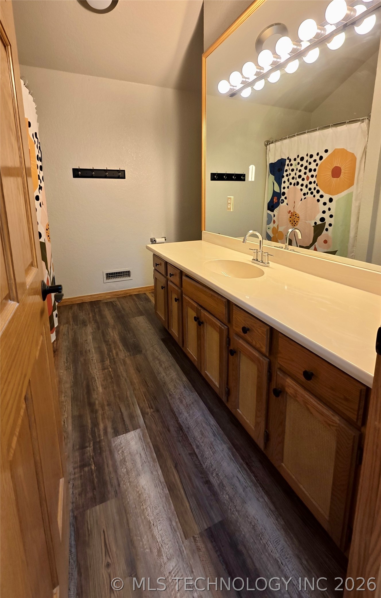 1048 Robin Hood Road Property Photo 43