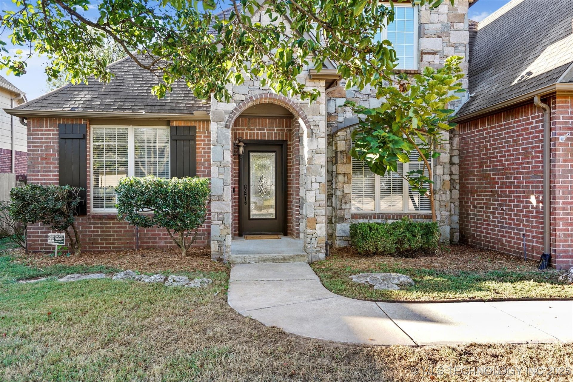 8812 E 110th Street Property Photo 2