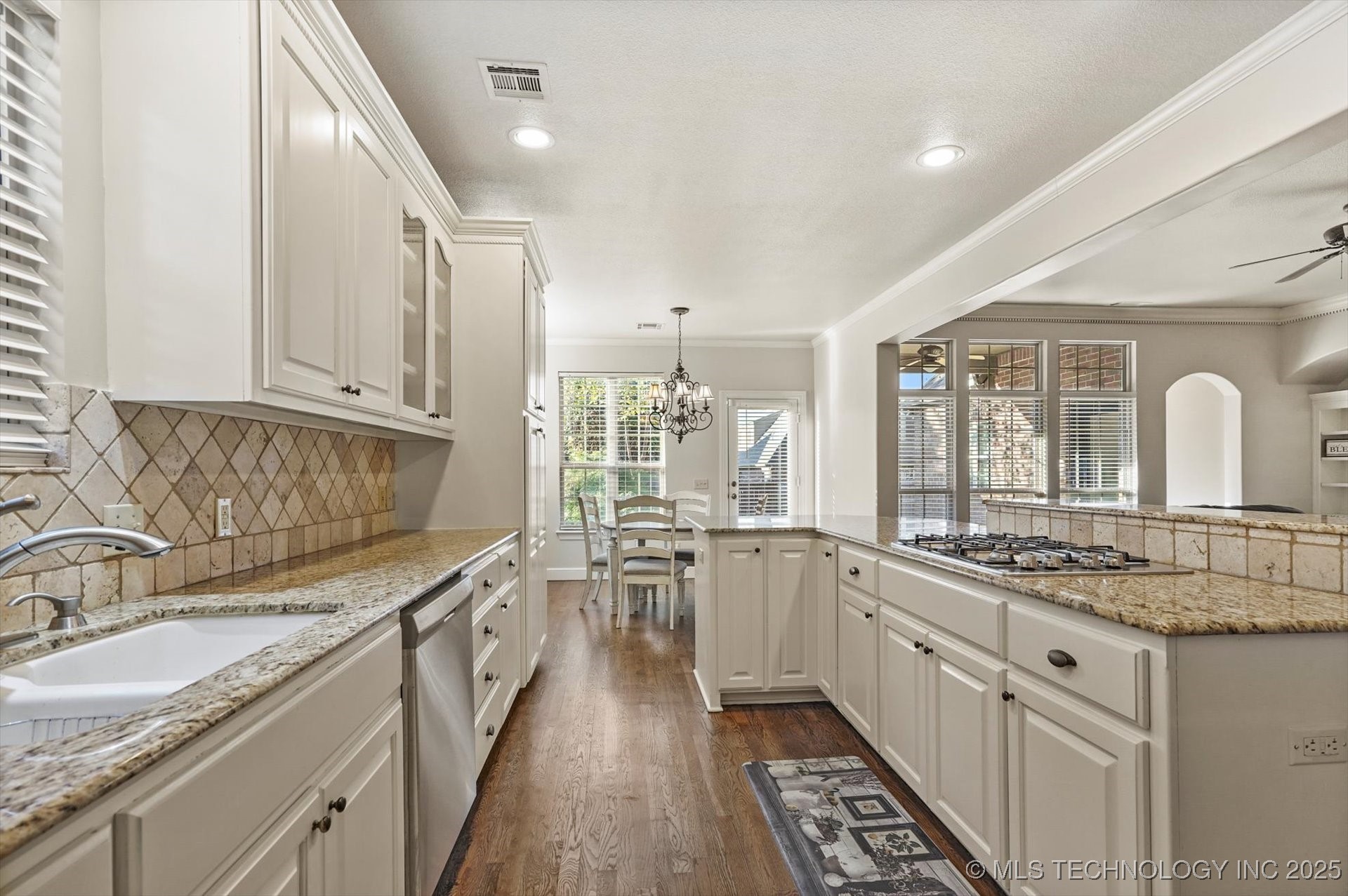 8812 E 110th Street Property Photo 8