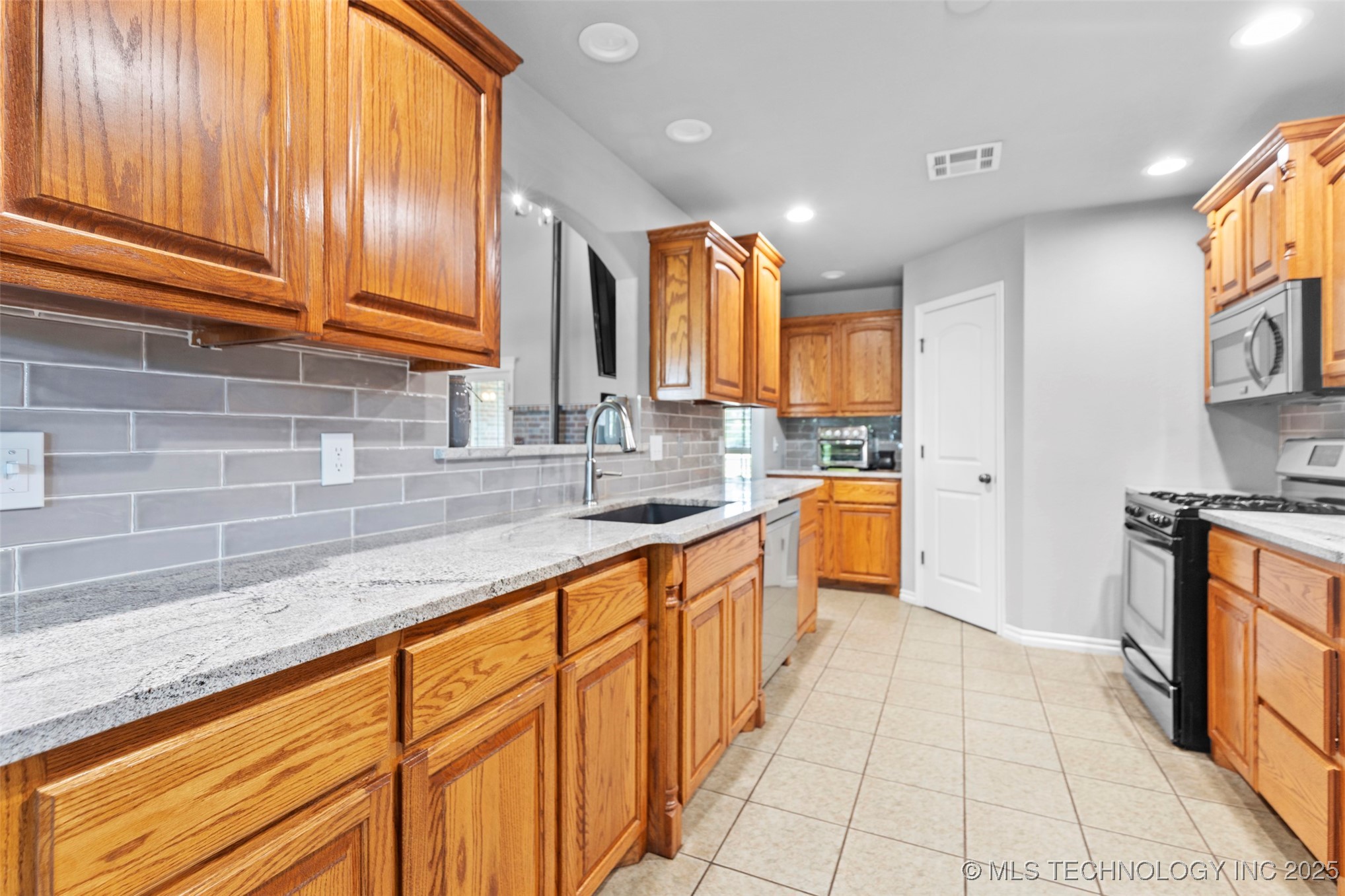 23332 E 132nd Street S Property Photo 10