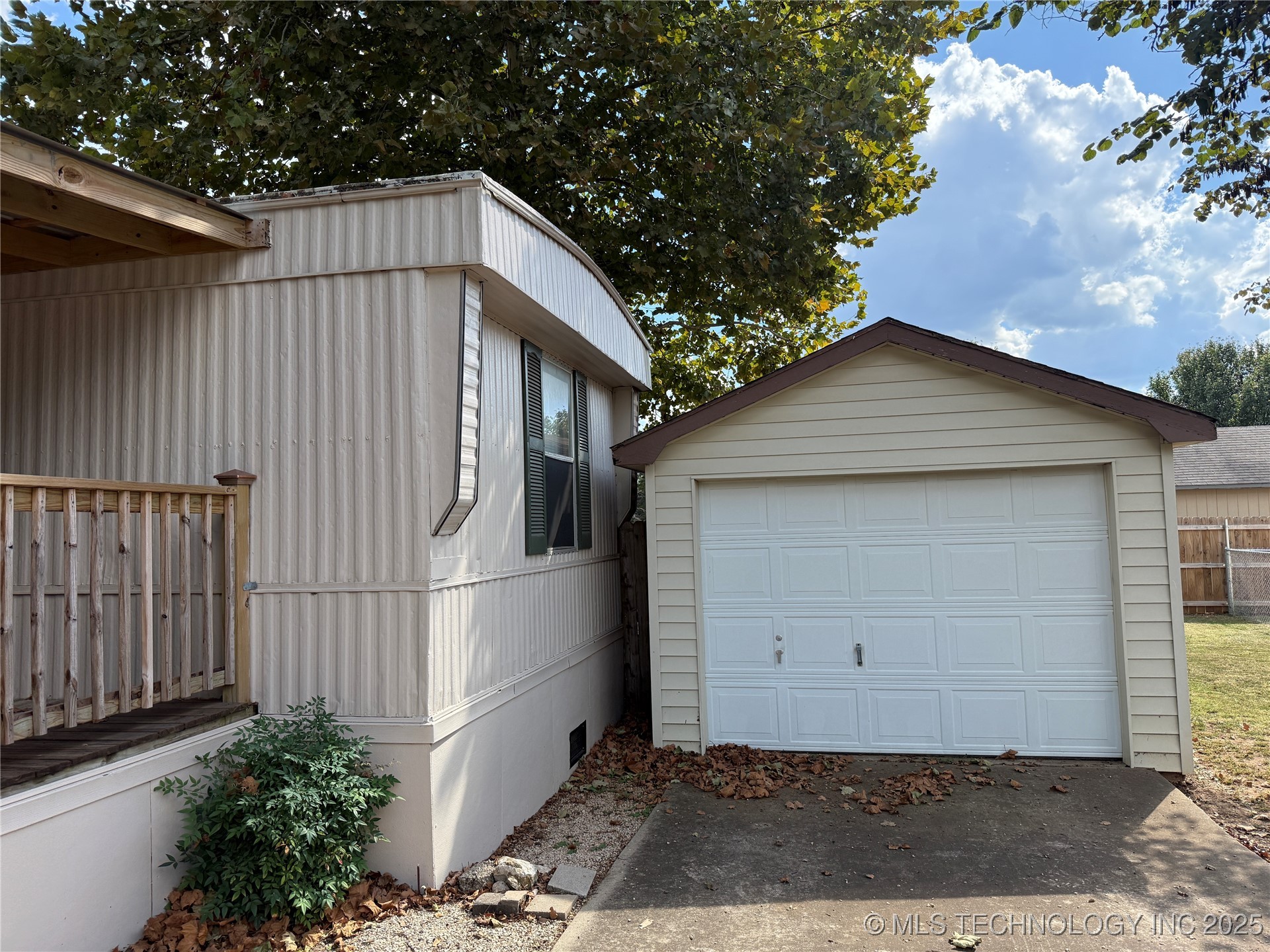 607 Terrace Property Photo 2