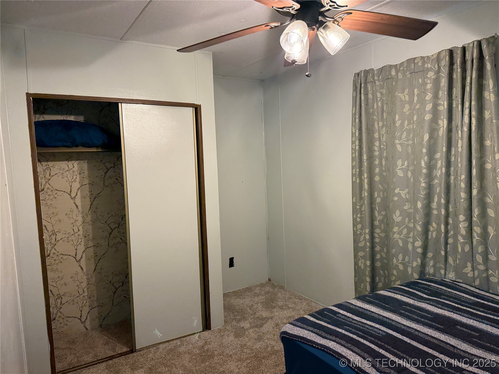 607 Terrace Property Photo 6