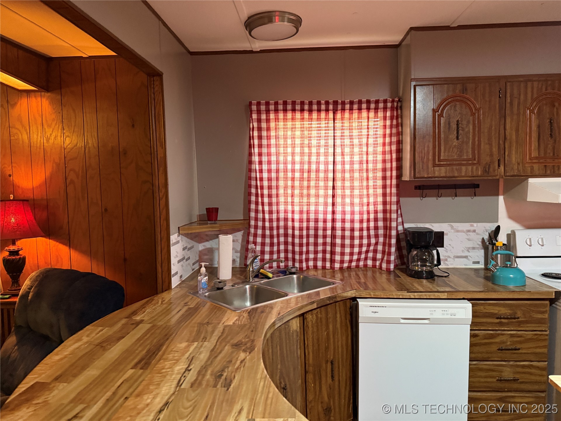 607 Terrace Property Photo 14