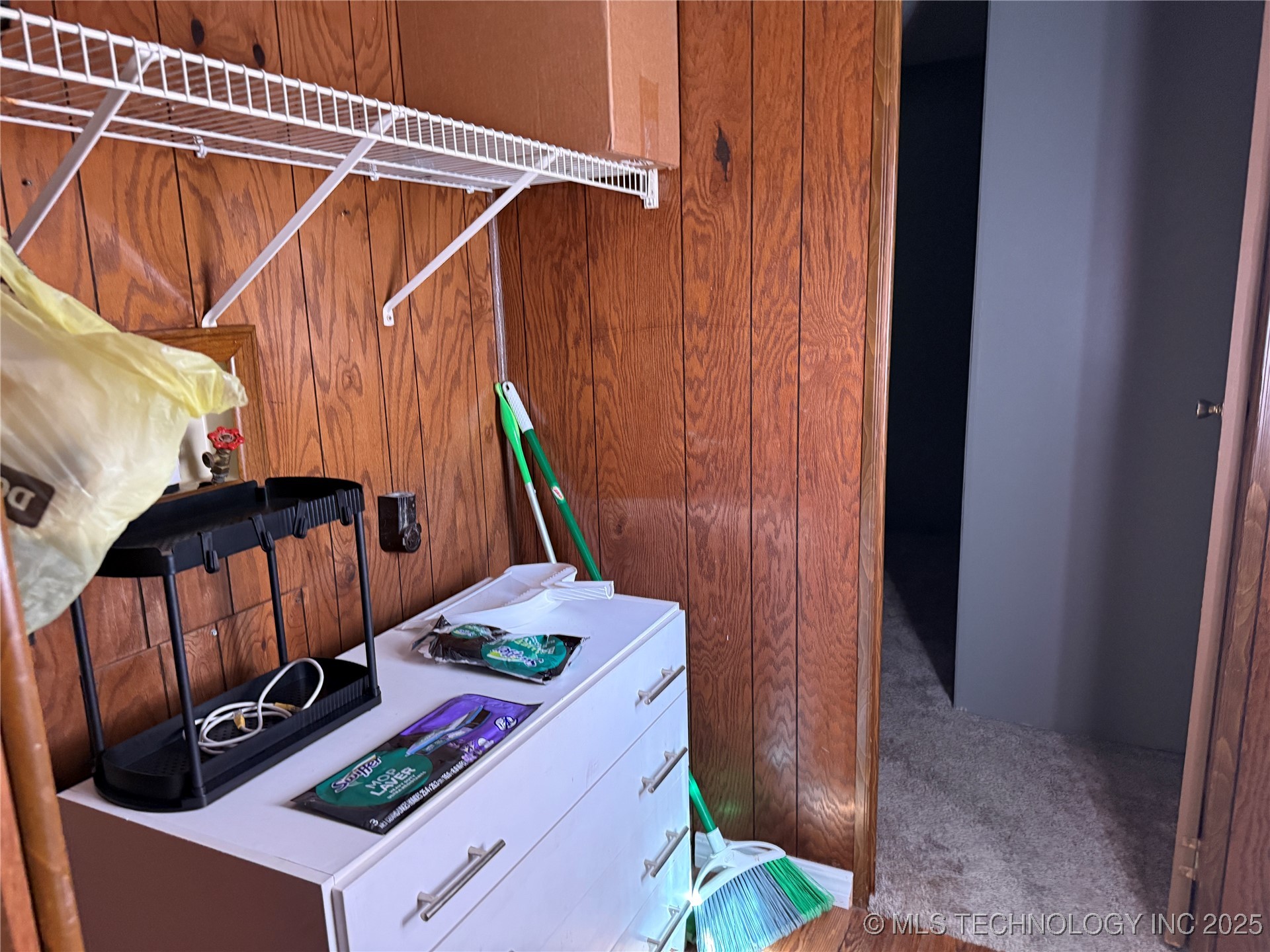 607 Terrace Property Photo 17