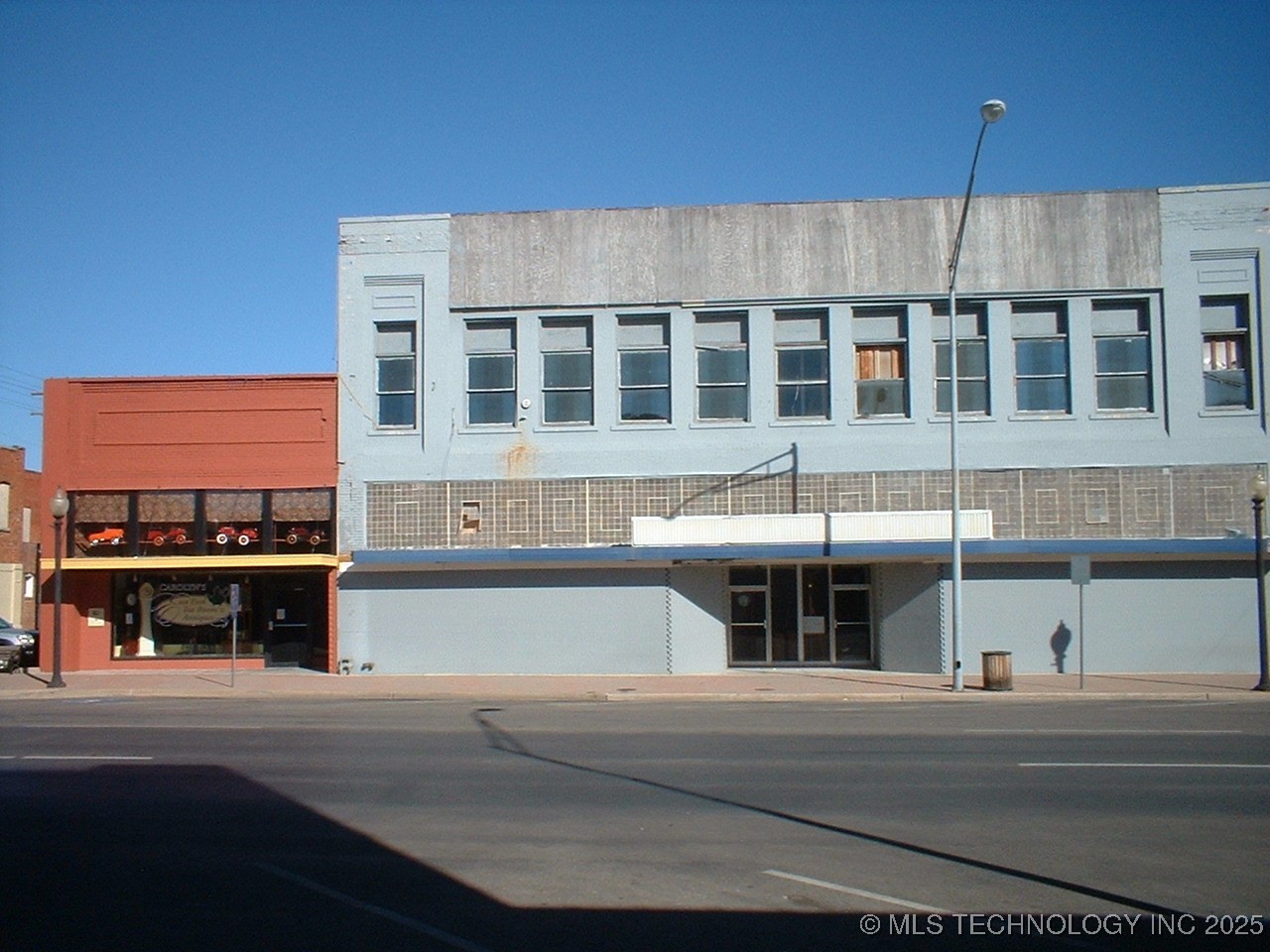 105 E Main Property Photo 1