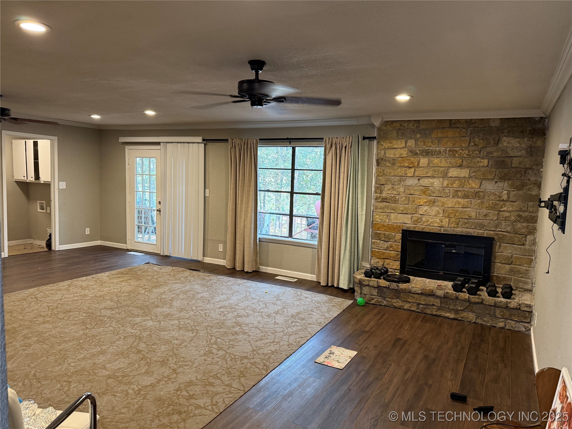 2380 S 77th Street East Property Photo 4