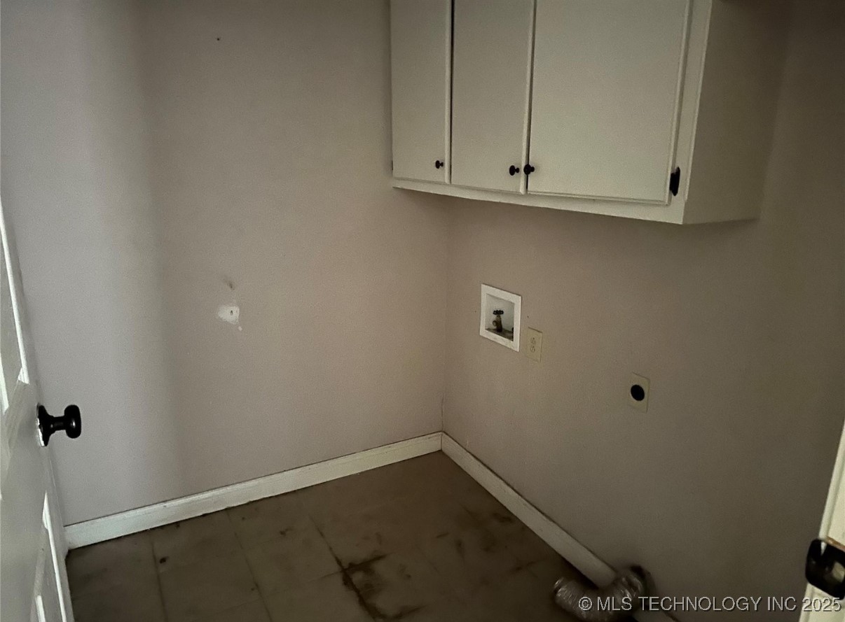 2380 S 77th Street East Property Photo 6