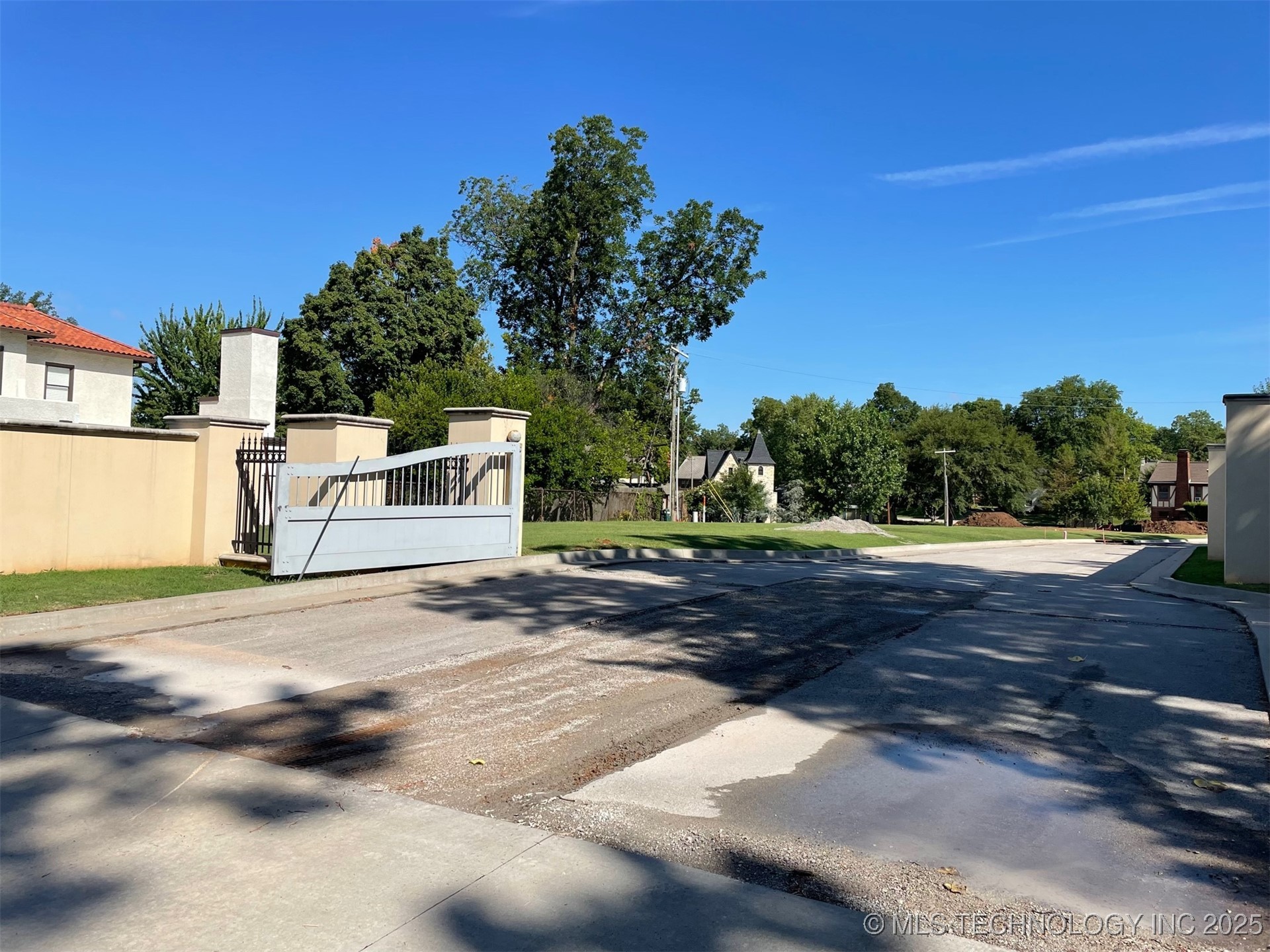 1251 E 28th Street Property Photo 1