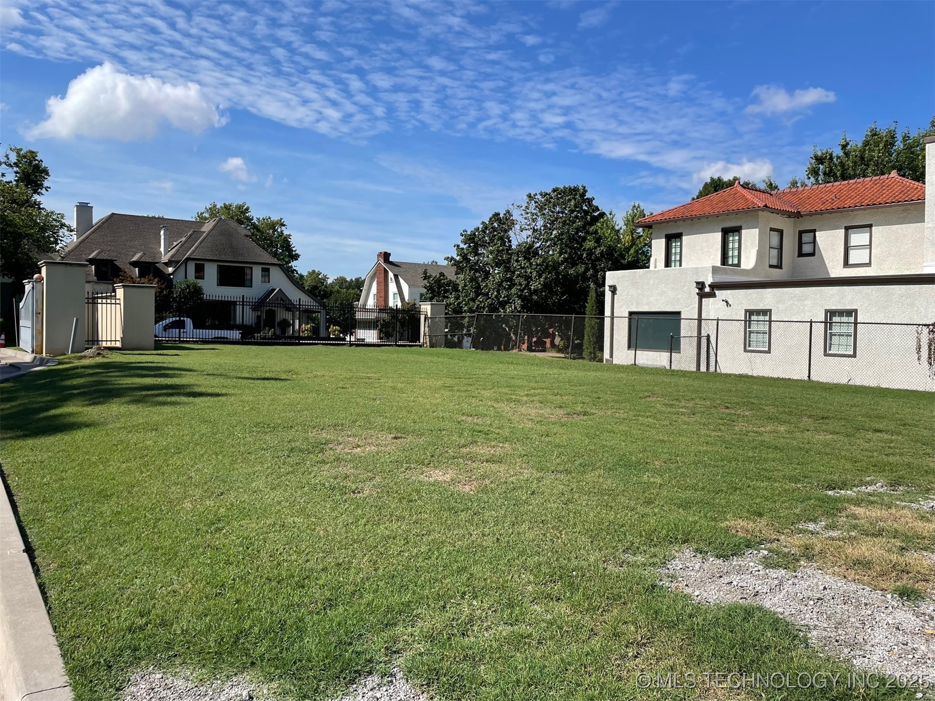 1251 E 28th Street Property Photo 2