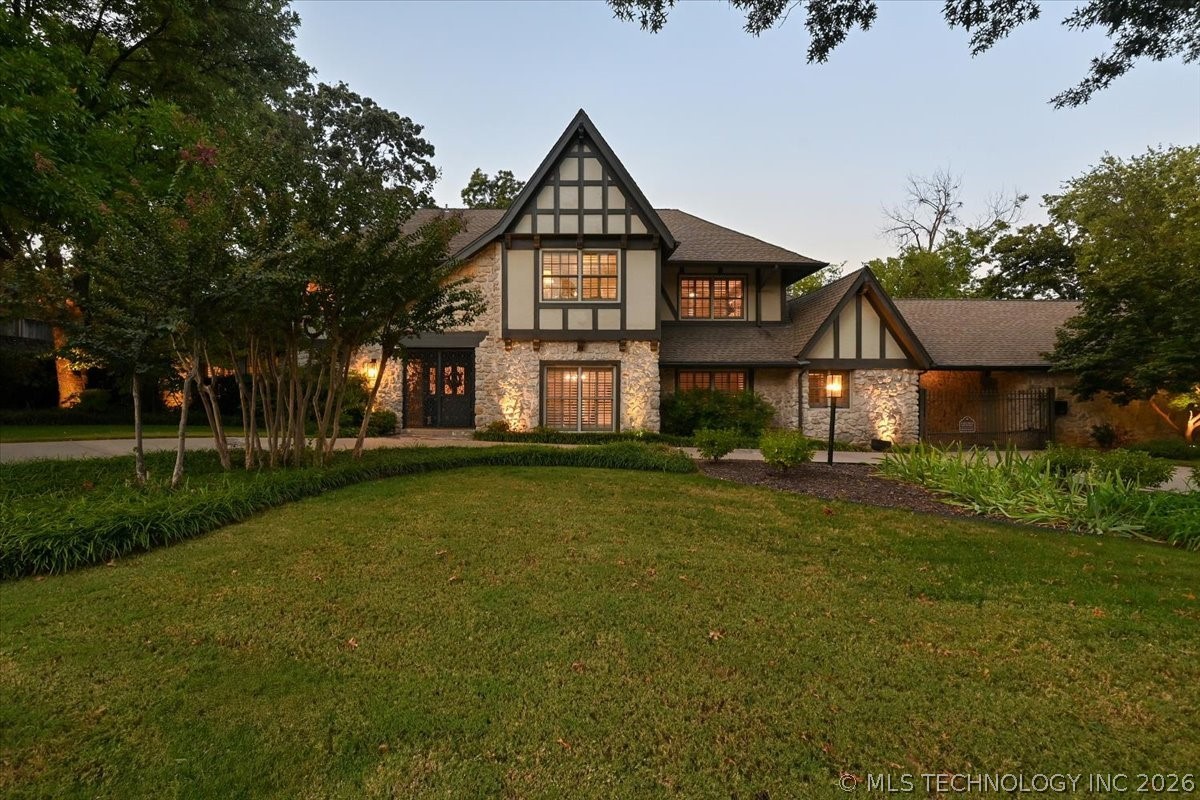 3133 E 68th Street Property Photo 2