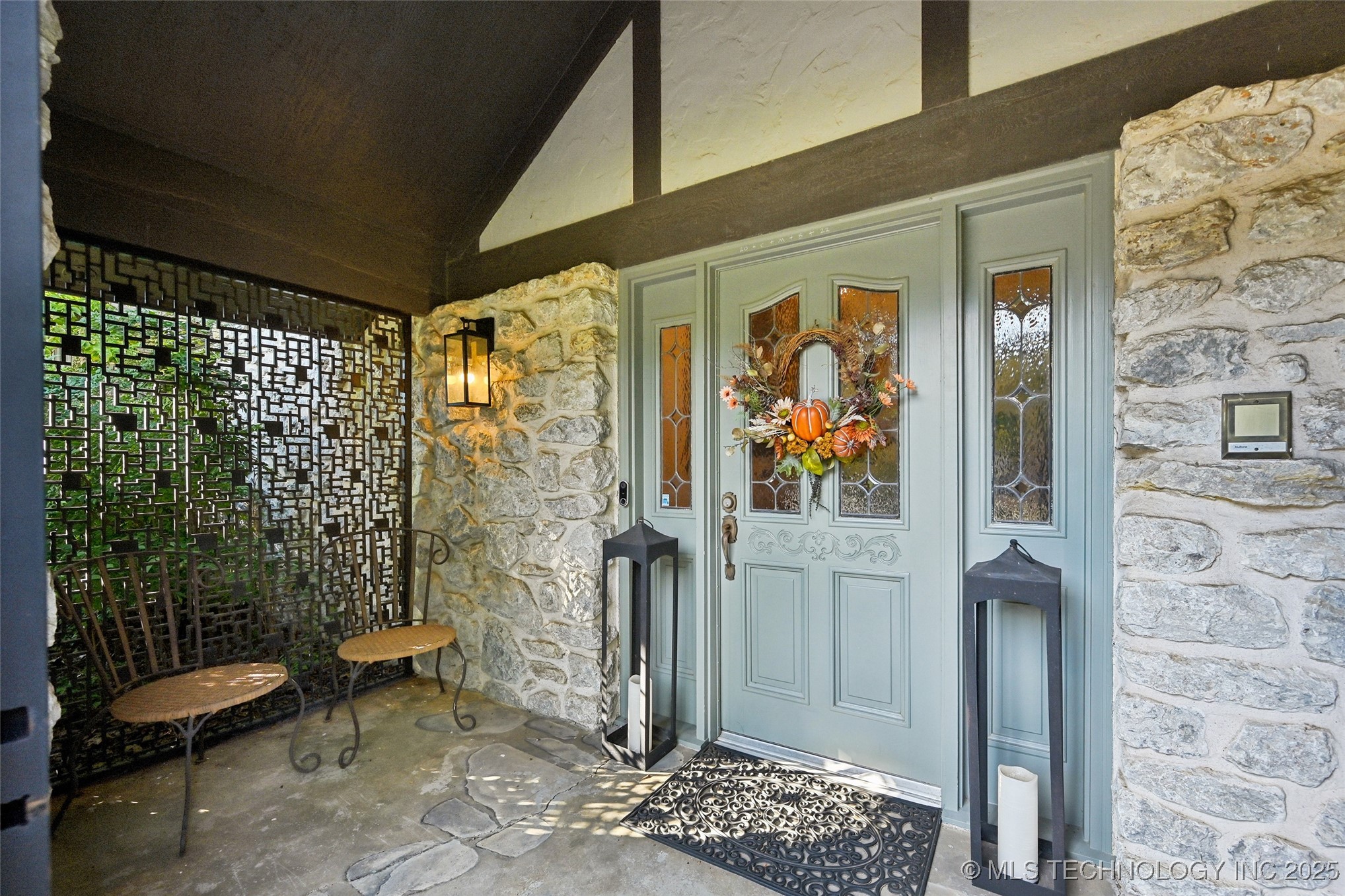 3133 E 68th Street Property Photo 9