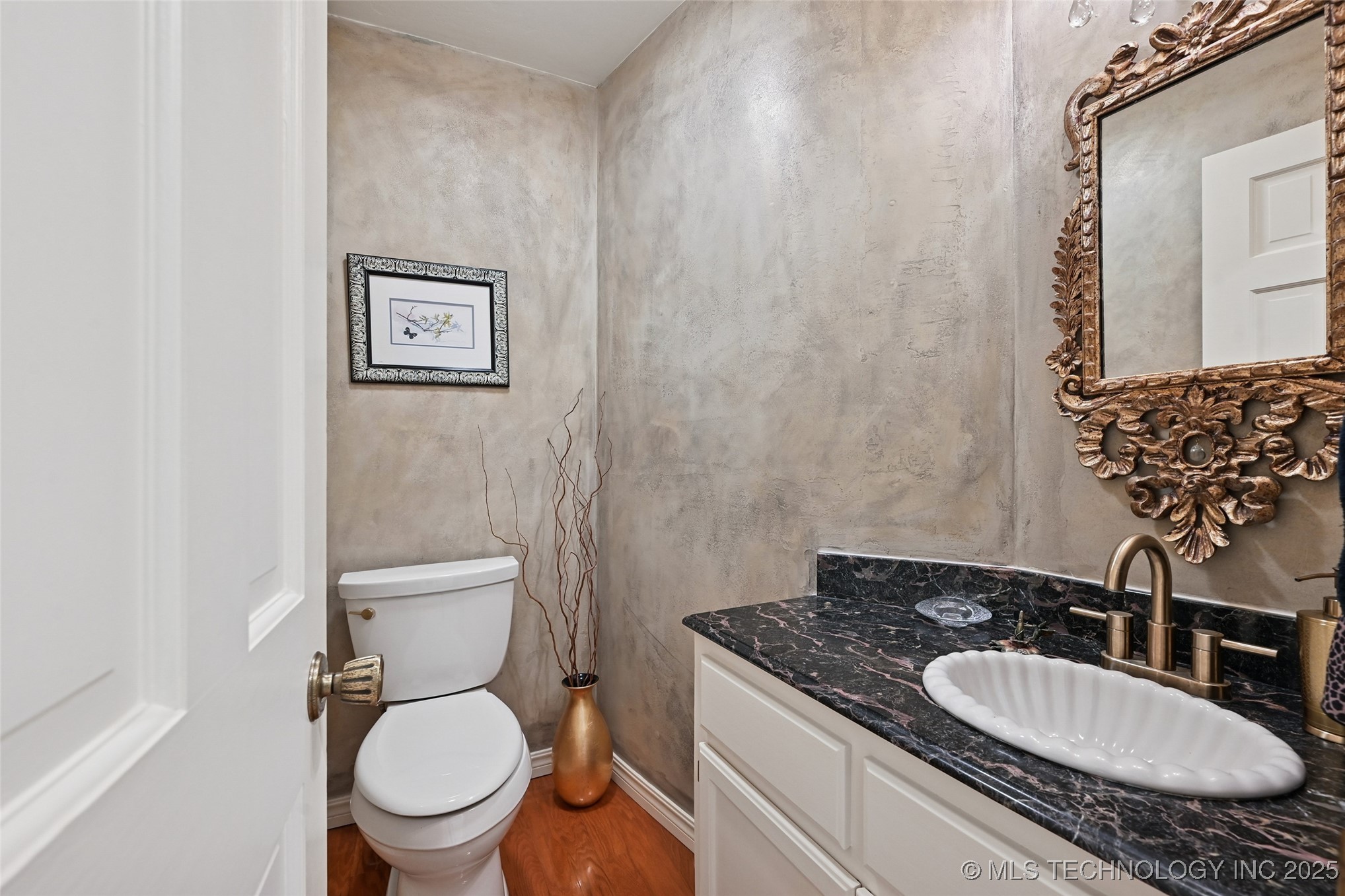 3133 E 68th Street Property Photo 18