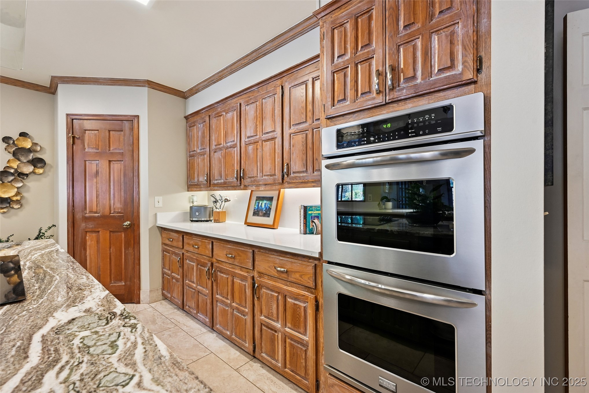 3133 E 68th Street Property Photo 26