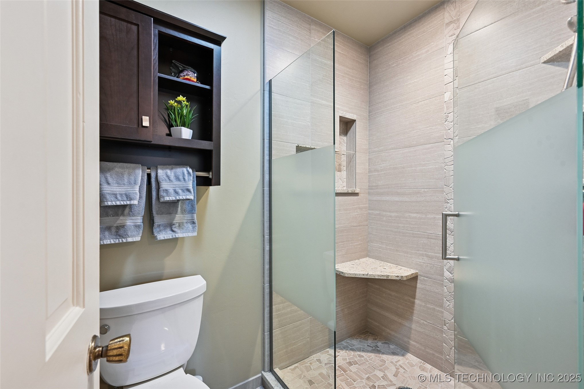 3133 E 68th Street Property Photo 38