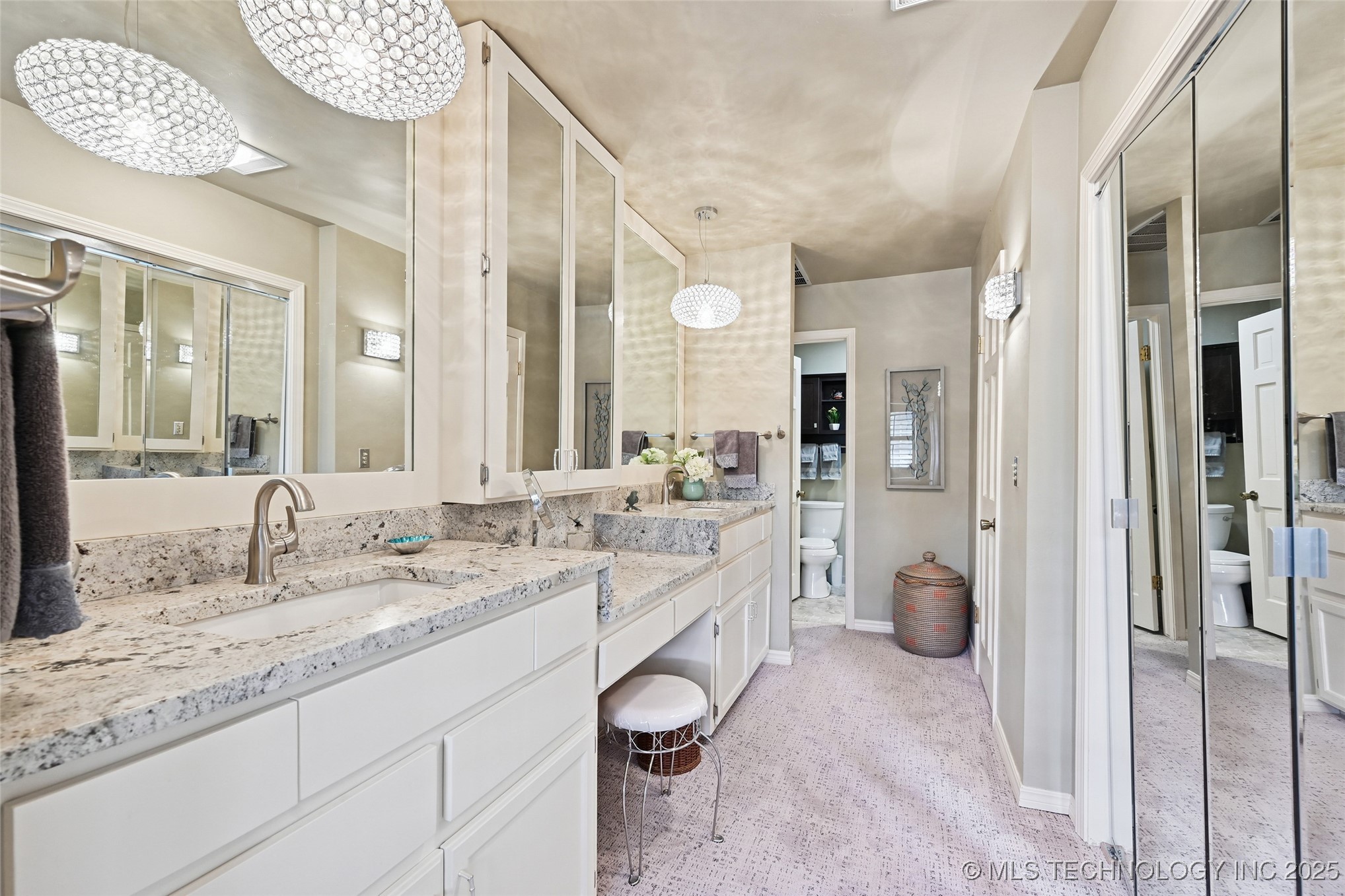 3133 E 68th Street Property Photo 39