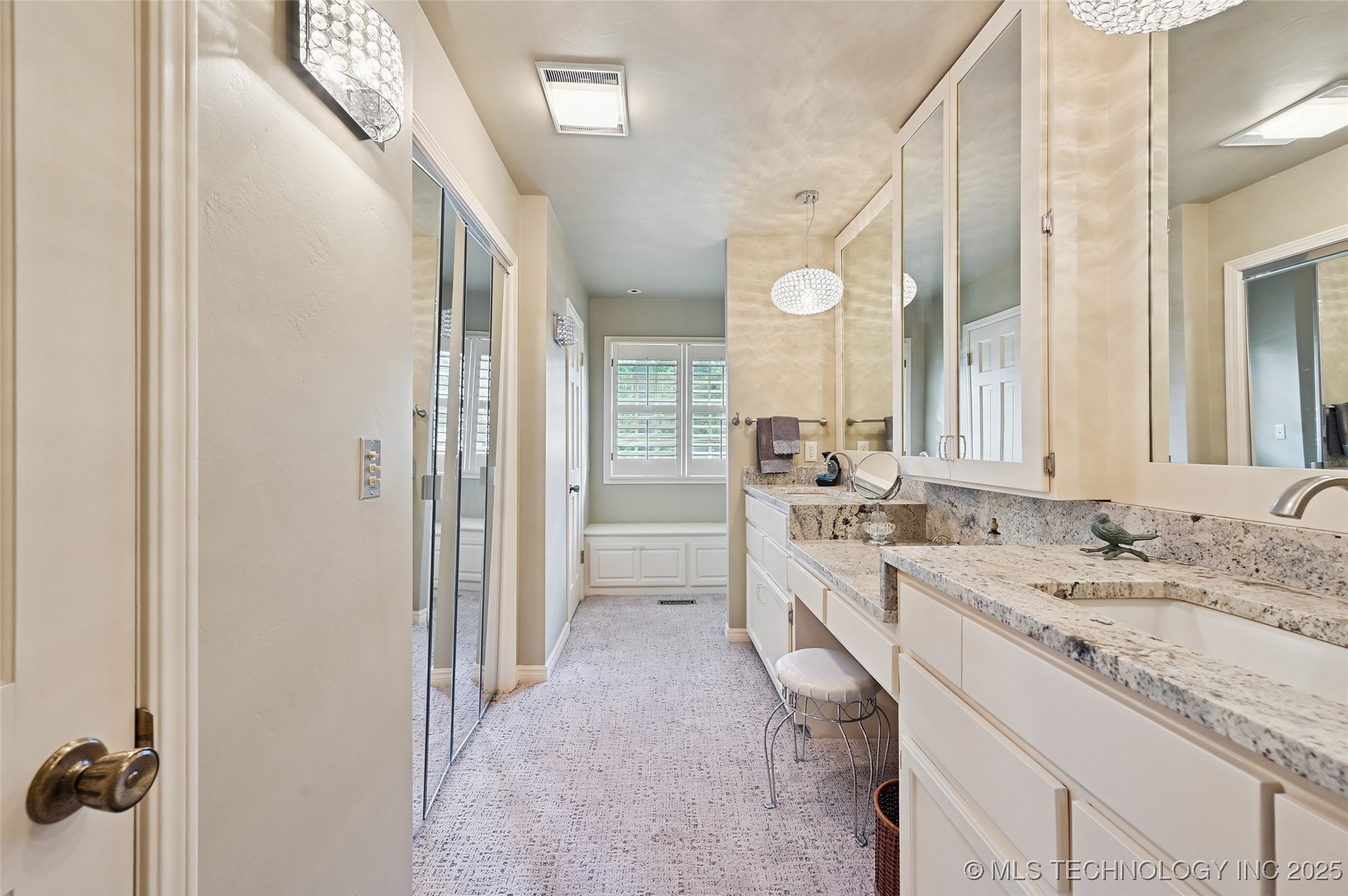 3133 E 68th Street Property Photo 40