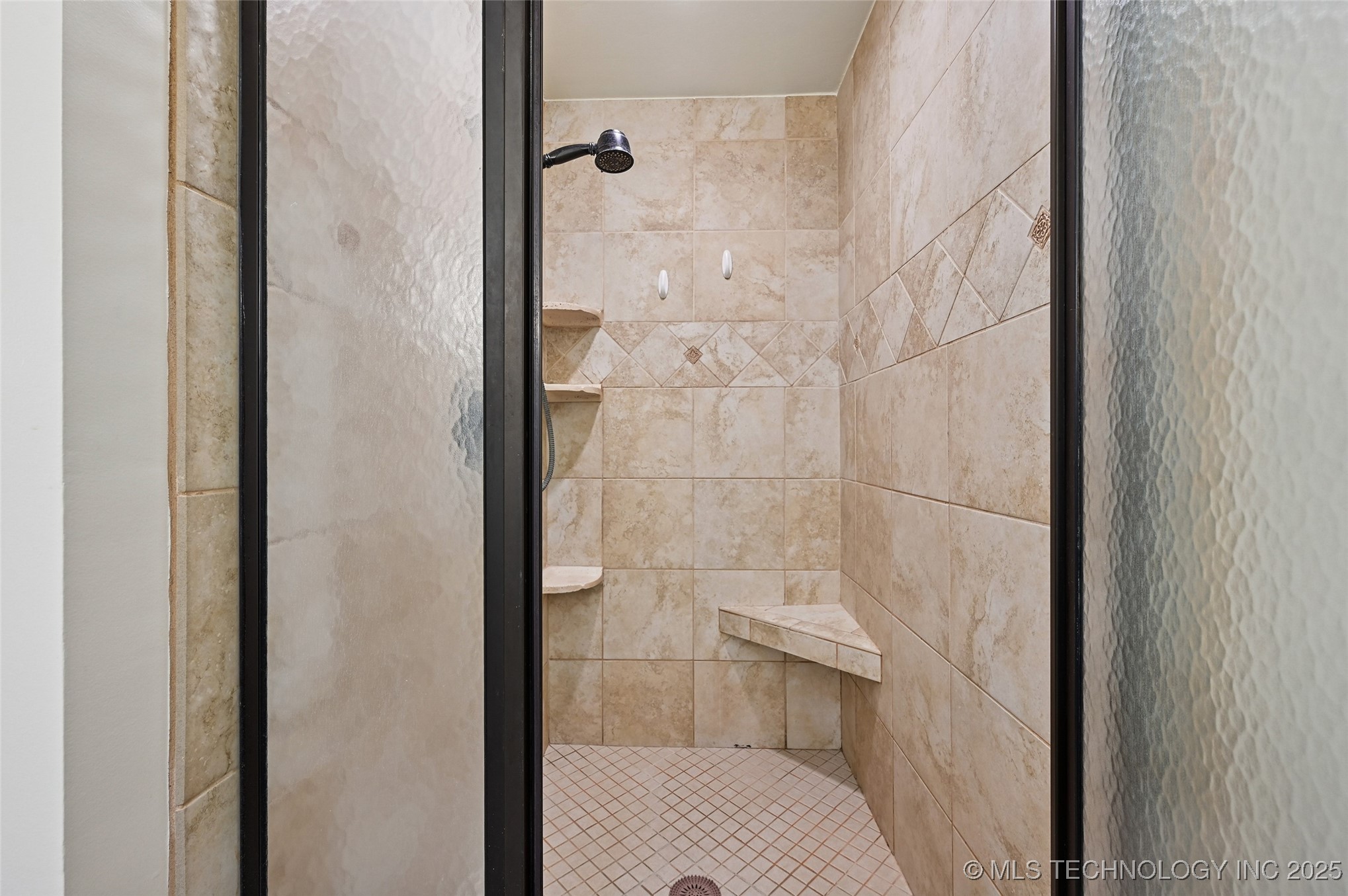 3133 E 68th Street Property Photo 58