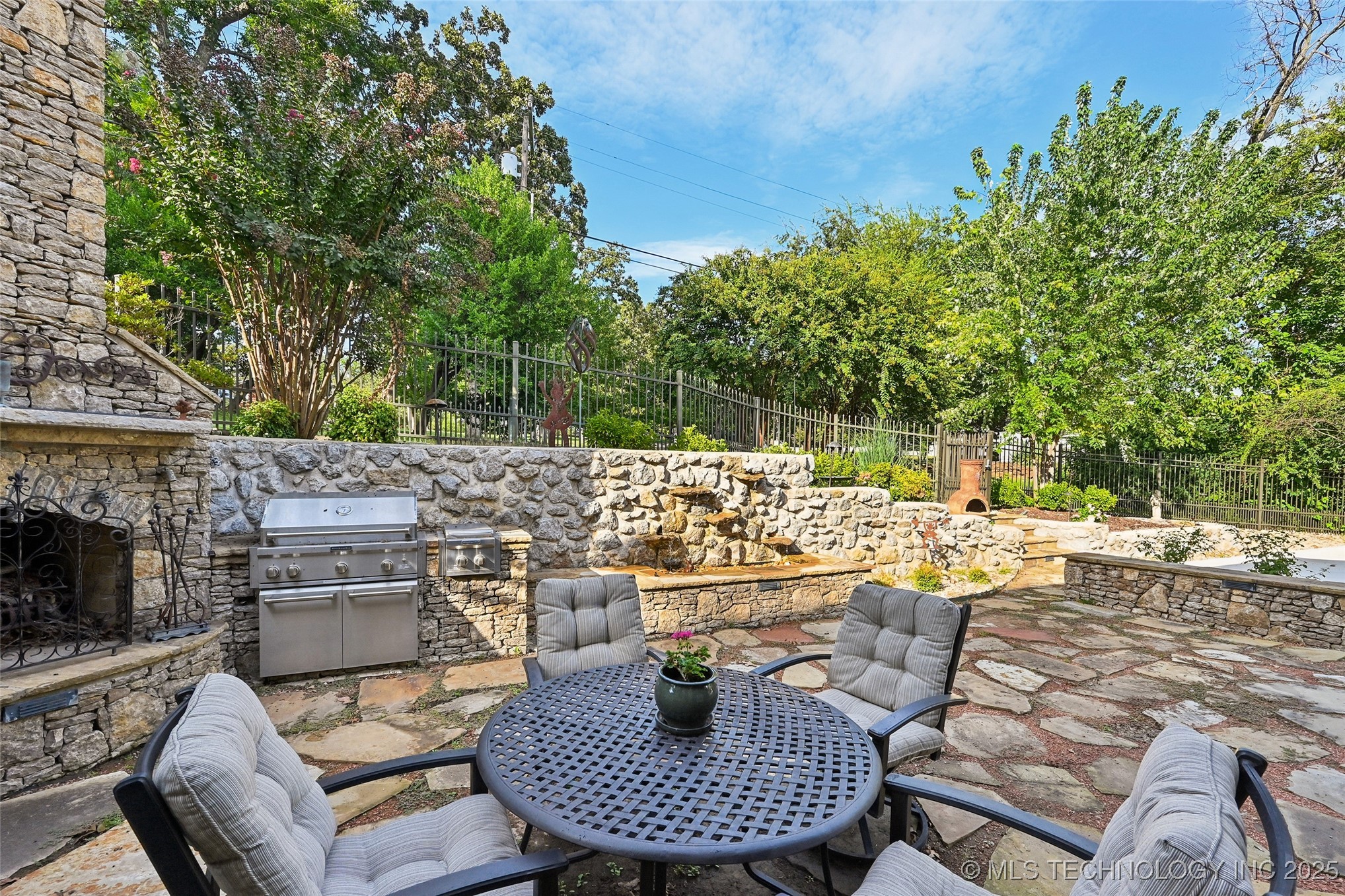 3133 E 68th Street Property Photo 65