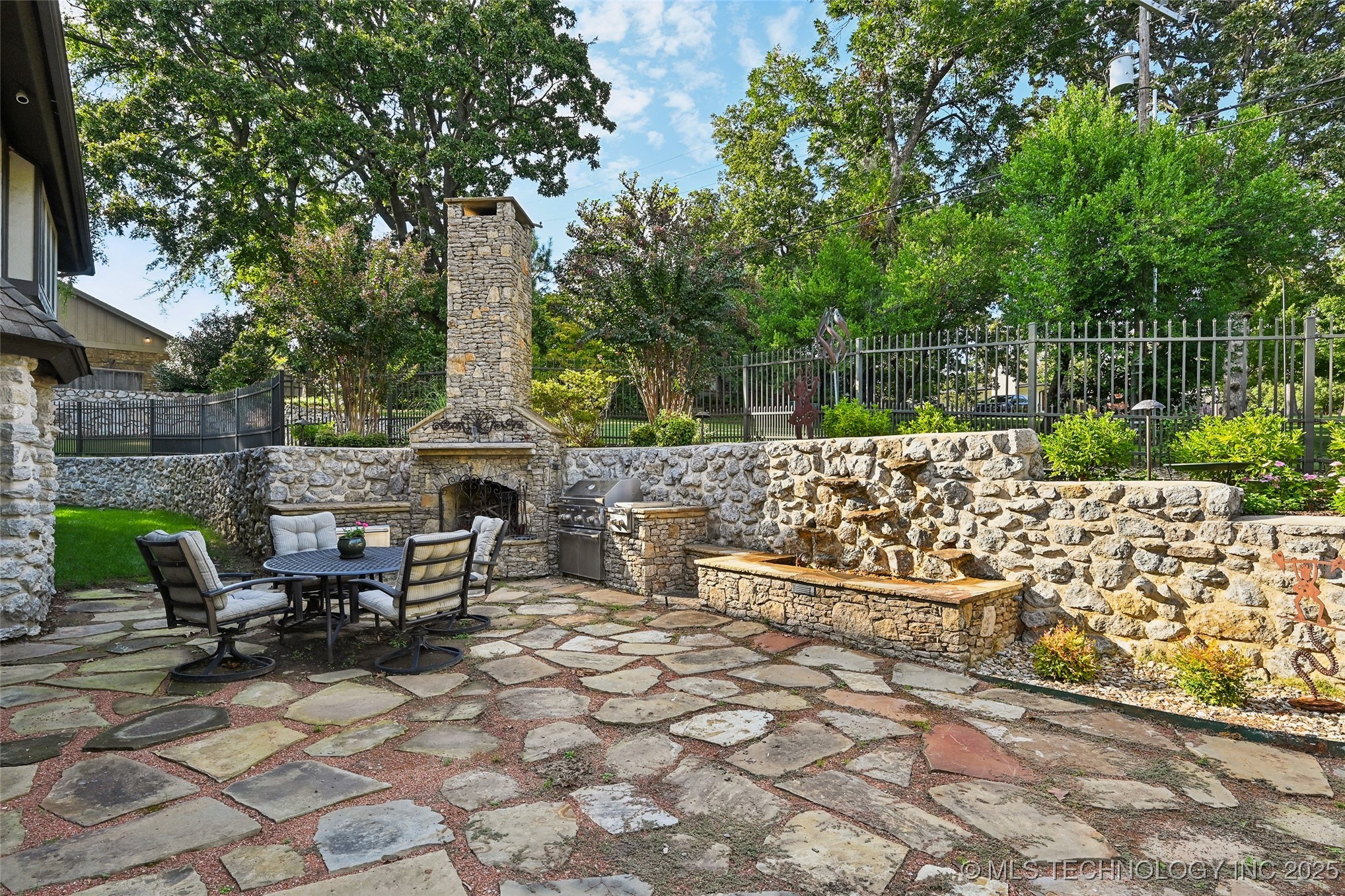 3133 E 68th Street Property Photo 66