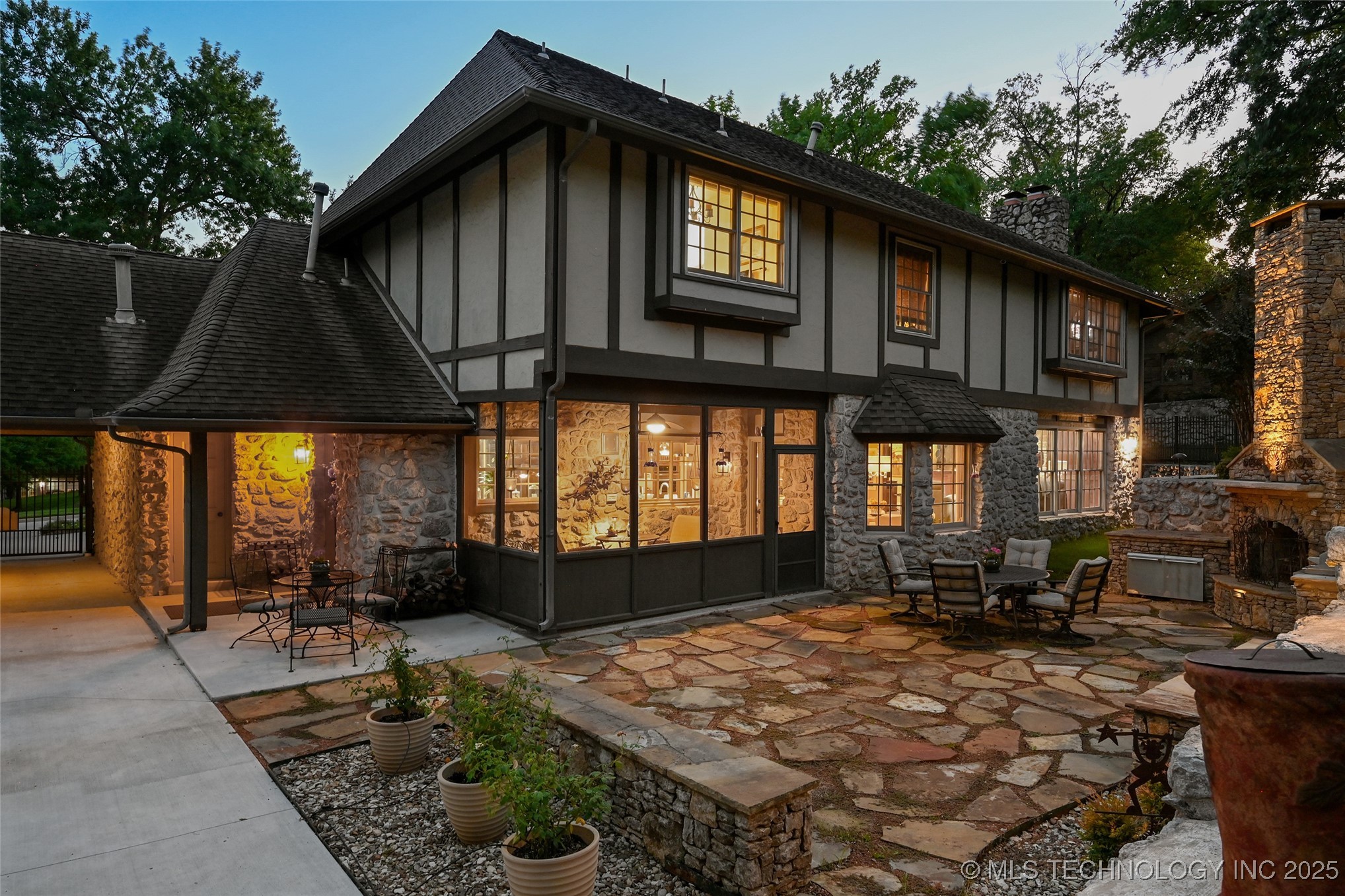 3133 E 68th Street Property Photo 68