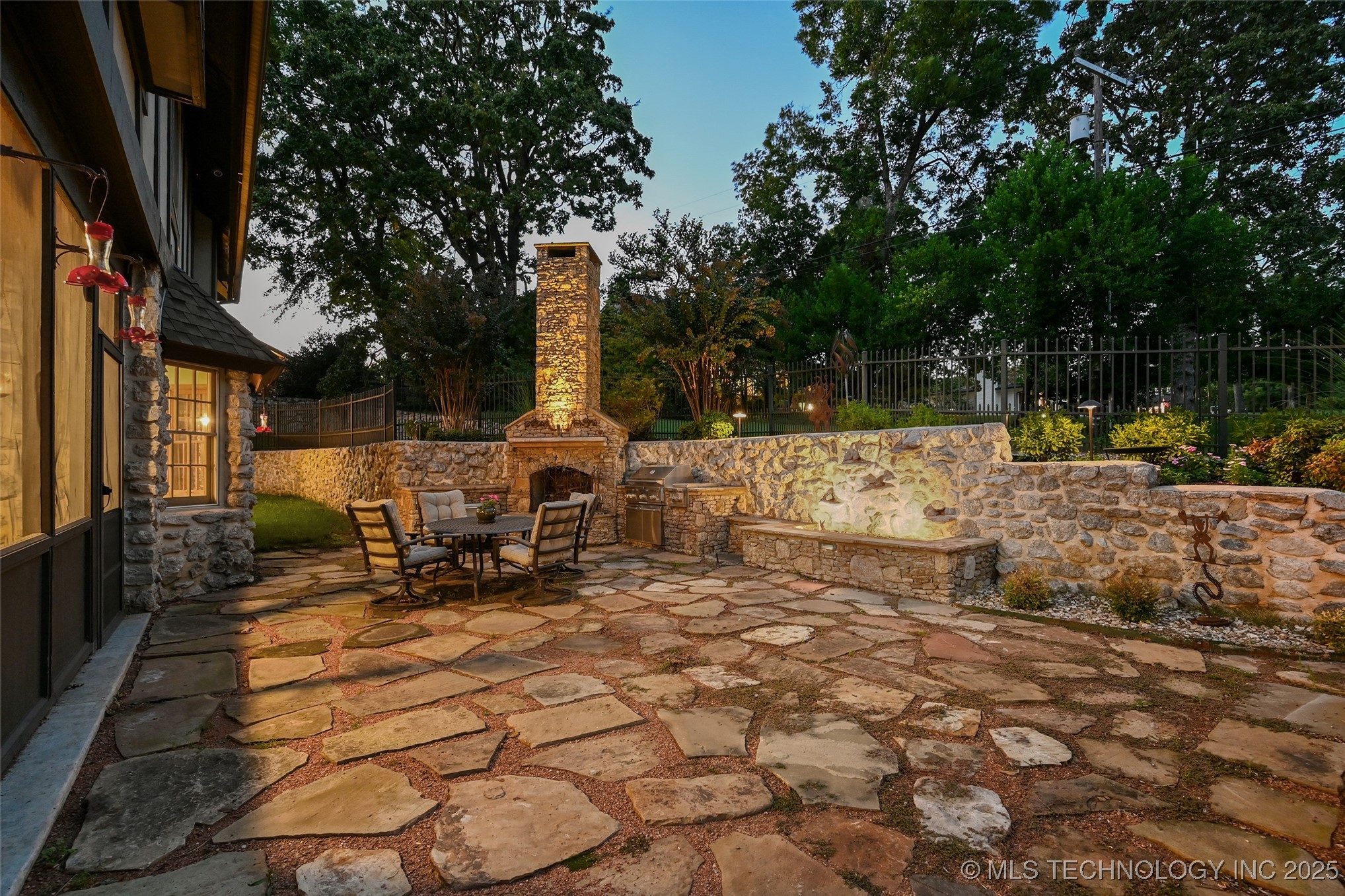 3133 E 68th Street Property Photo 71