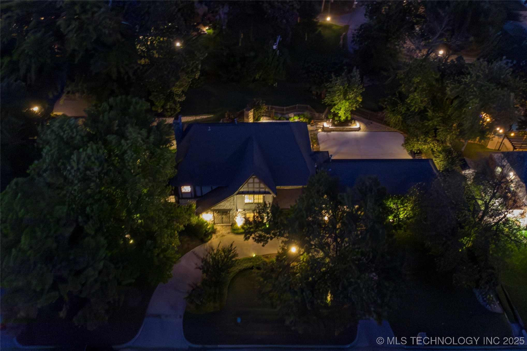 3133 E 68th Street Property Photo 73