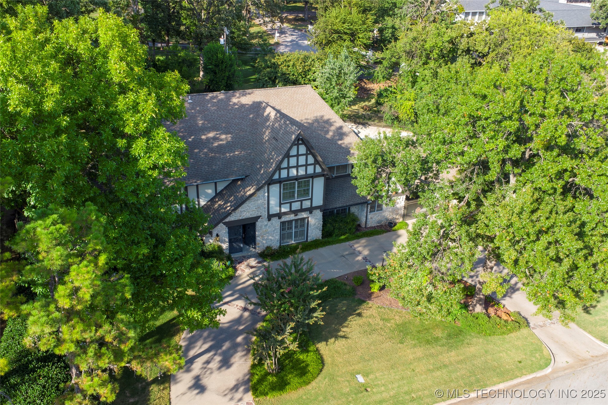 3133 E 68th Street Property Photo 74